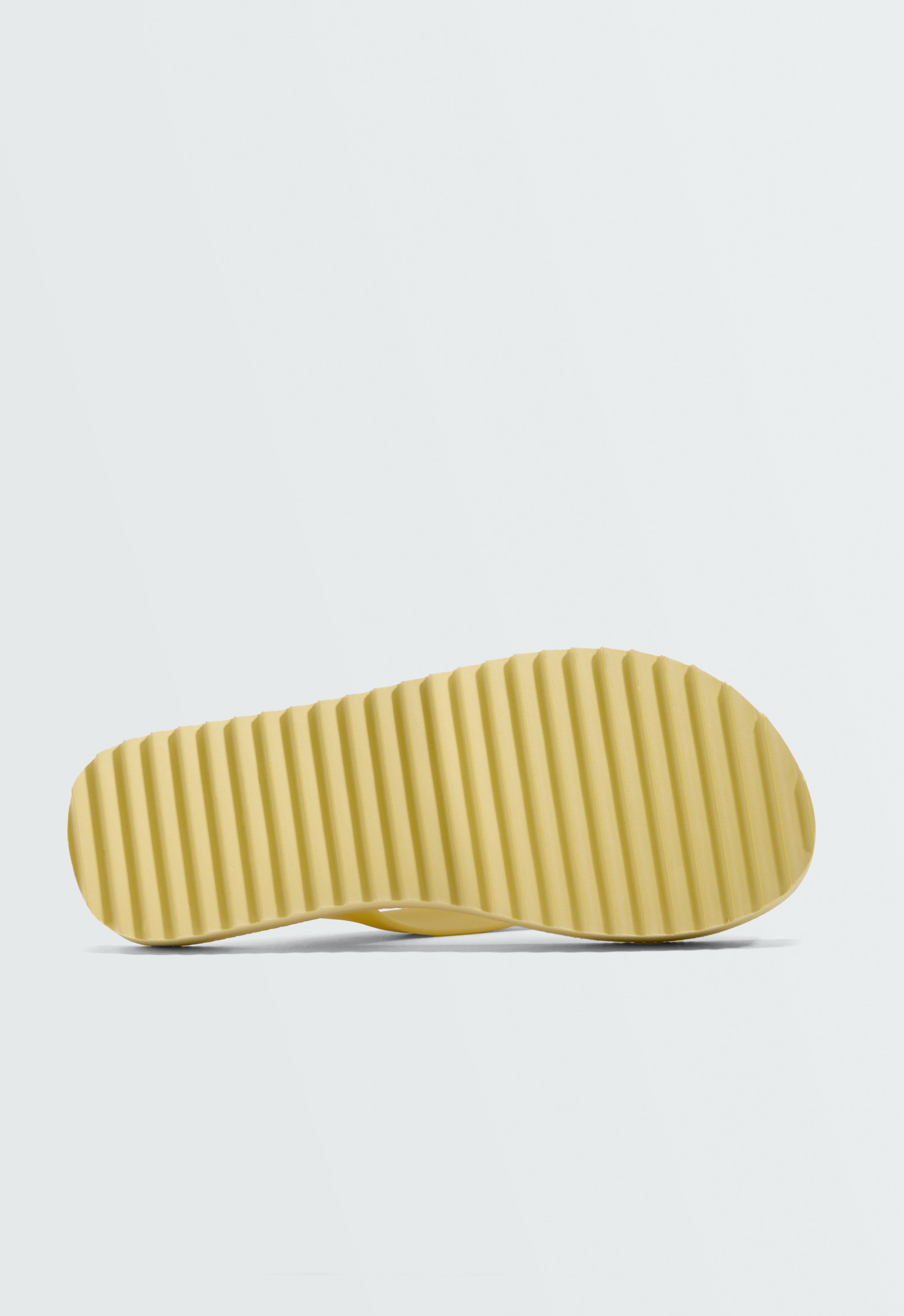 Textured platform beach sandals — YELLOW
