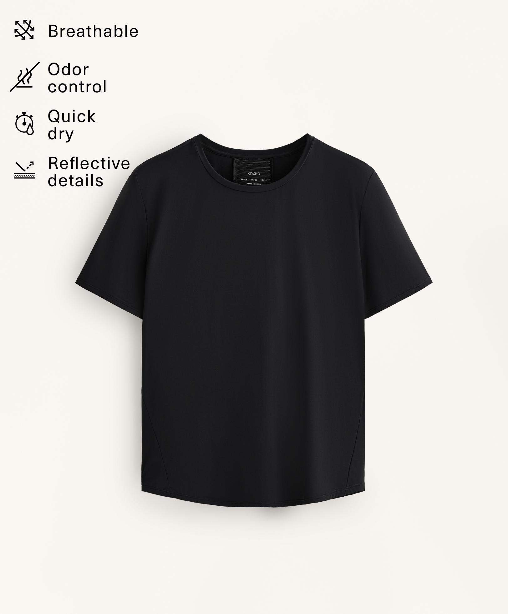 T-shirt i technic stof med korte ærmer