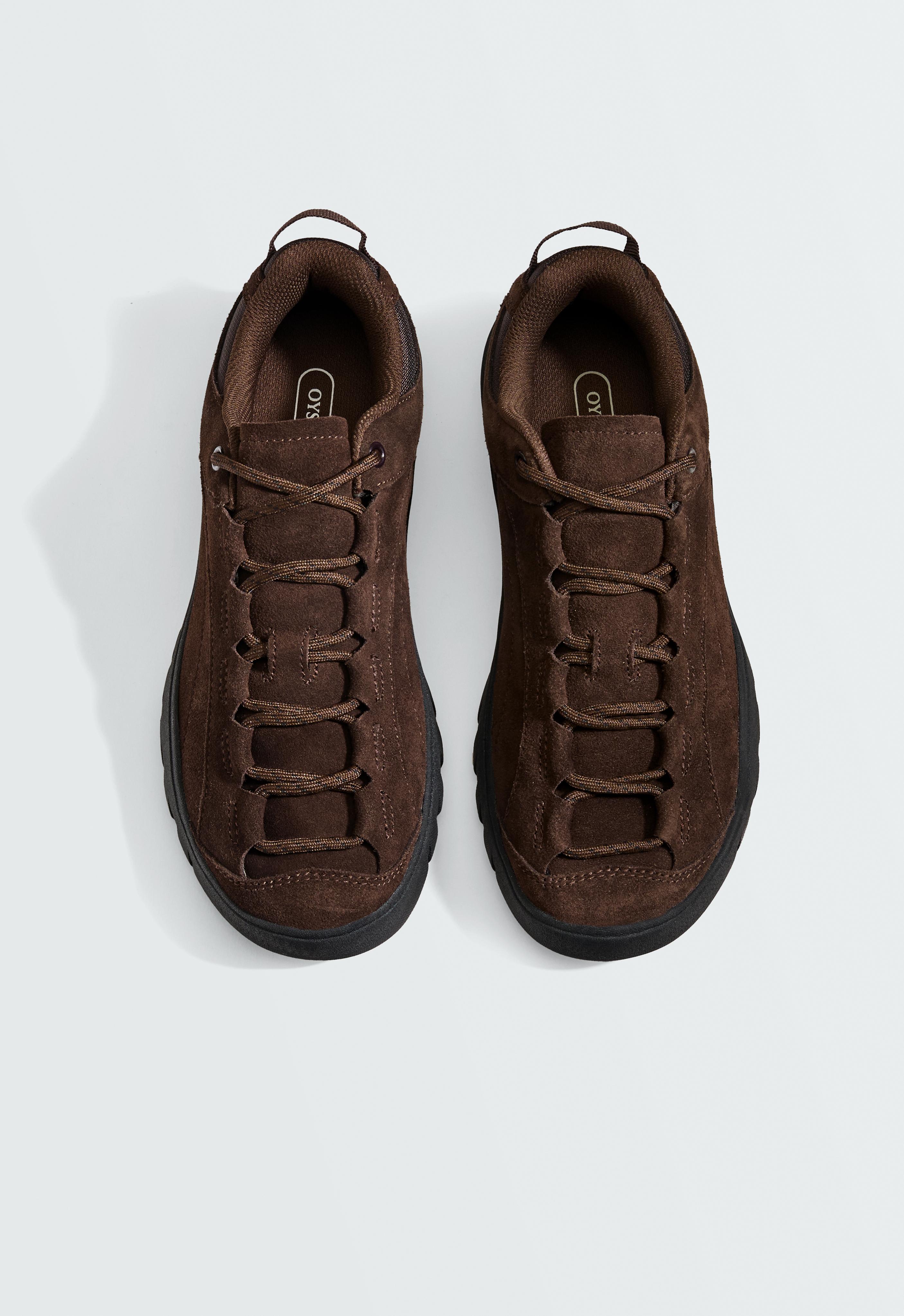Split-leather trainers