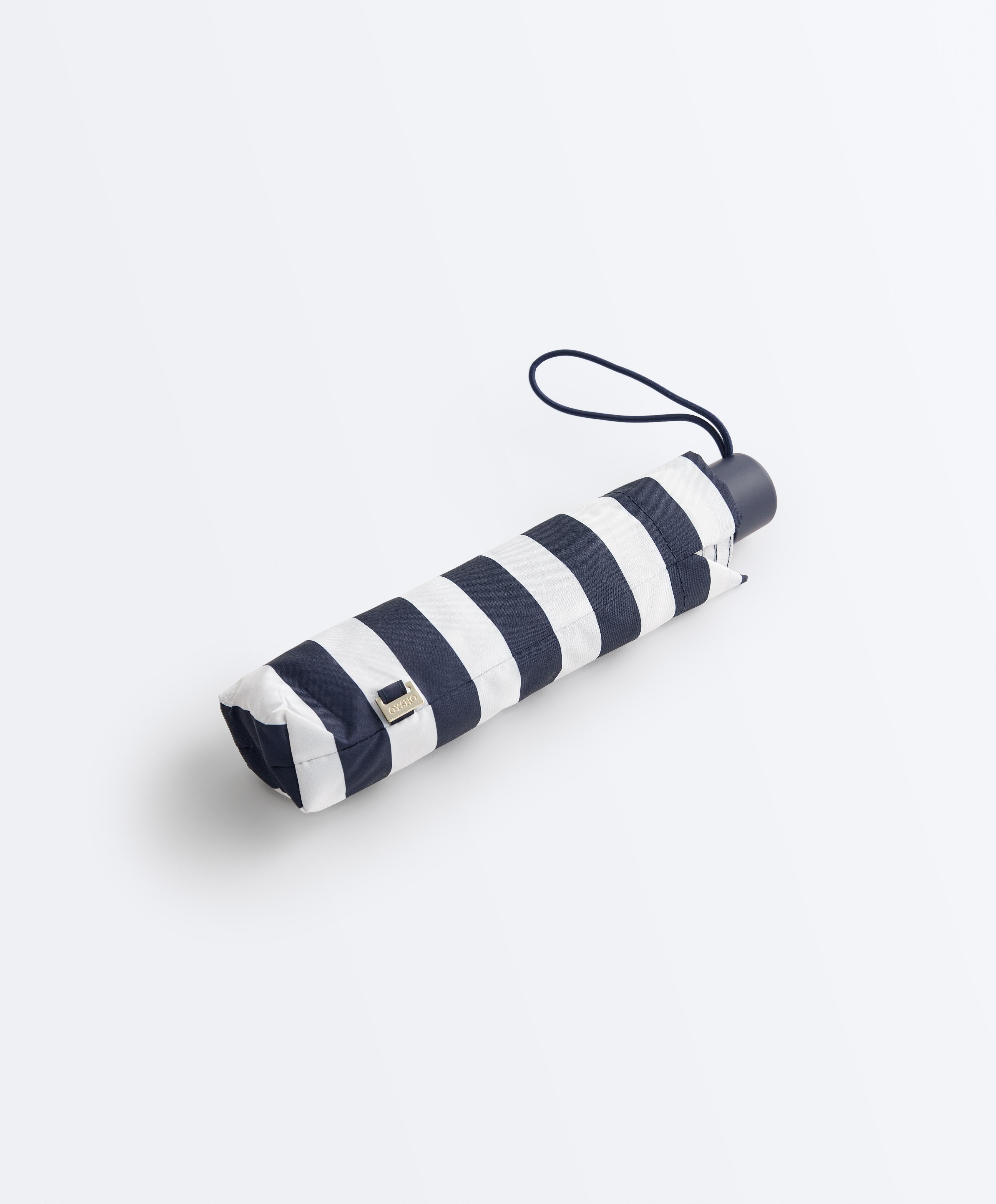 Lightweight striped umbrella