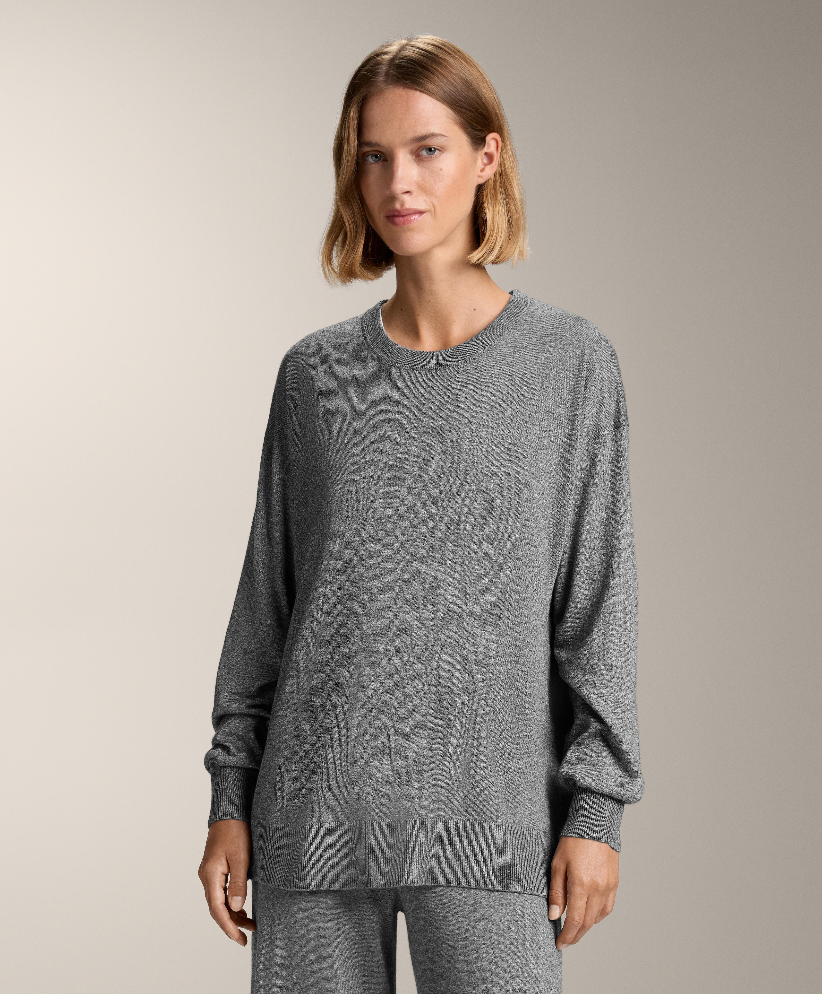 Round neck knit jumper 10% cashmere Round neck knit jumper 10% cashmere