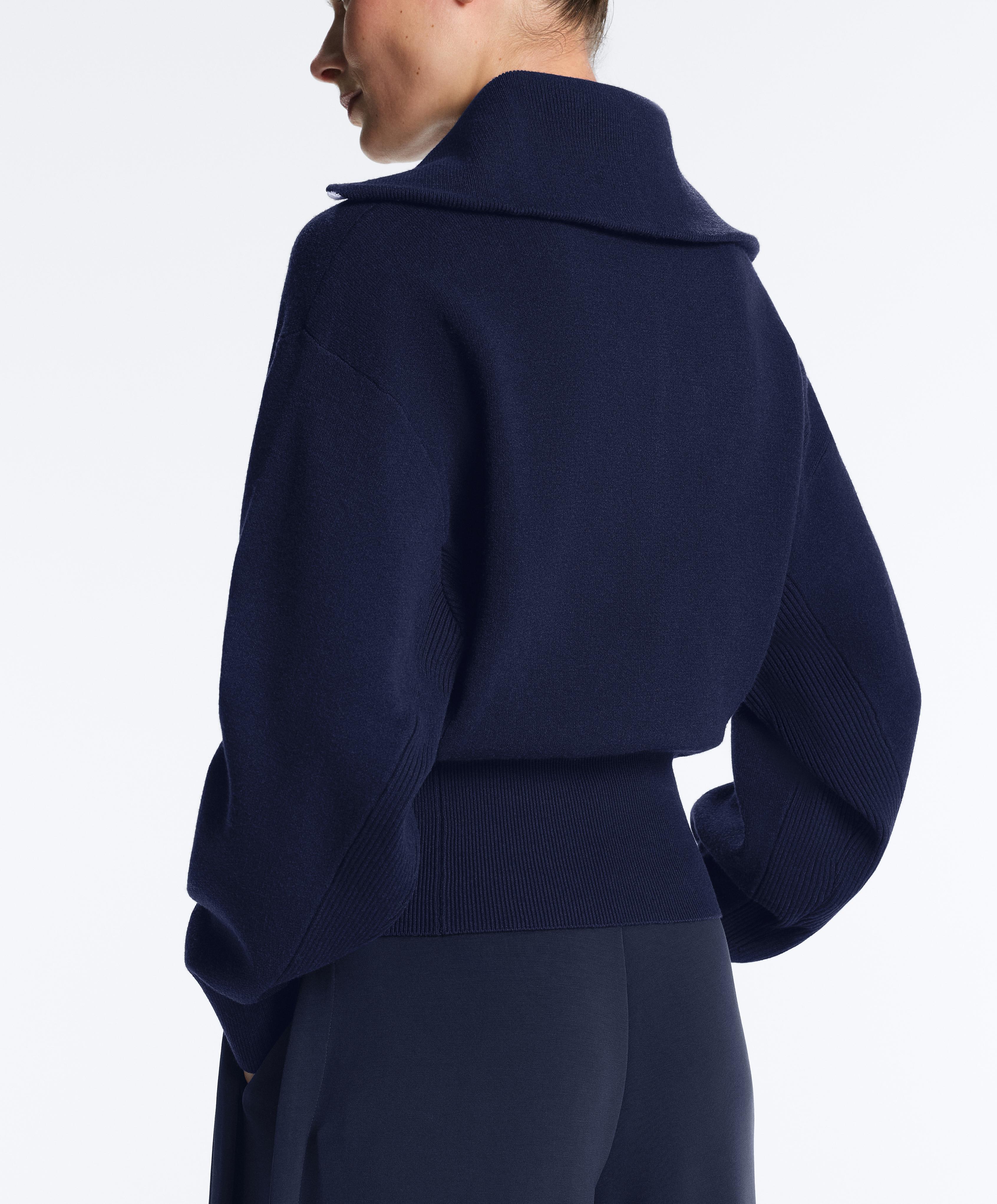 Džemper sa visokom kragnom i rajsferšlusom do pola - Sniženje