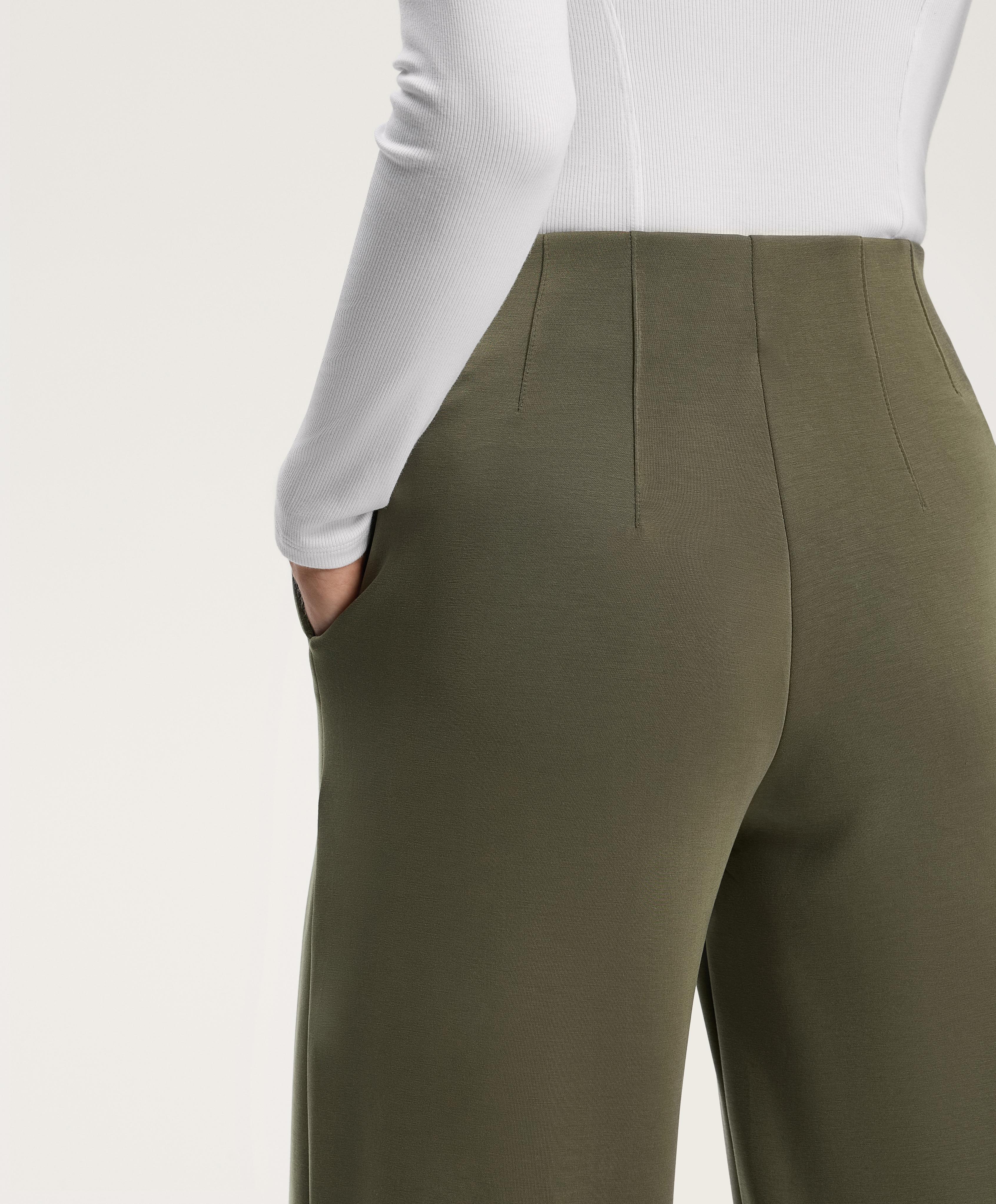 Pantaloni drepți cu modal și cusătură pe mijloc, moale la atingere - Soldari