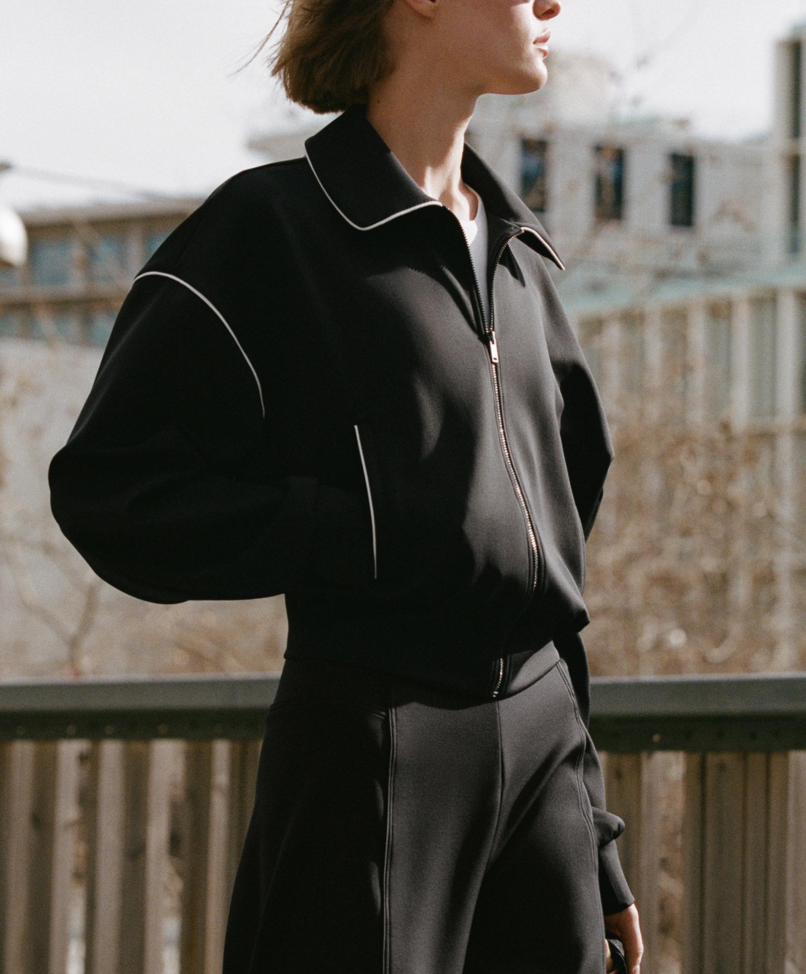 Neoprene-effect piping jacket — BLACK