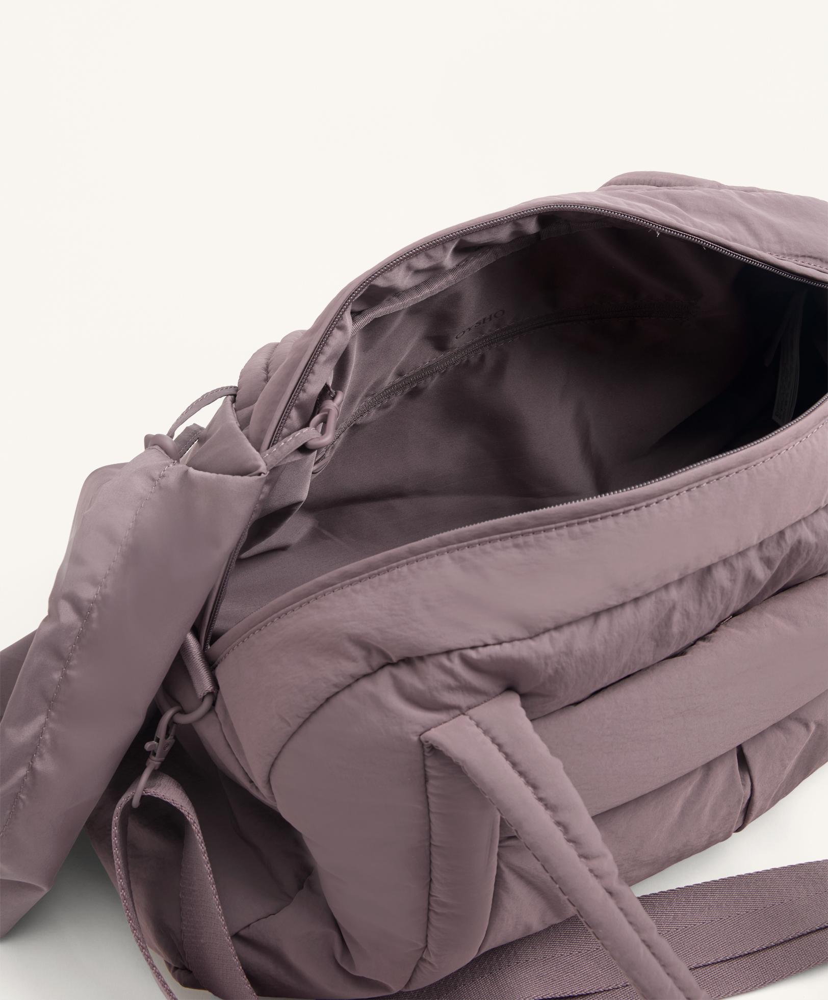 Технически капитониран спортен сак