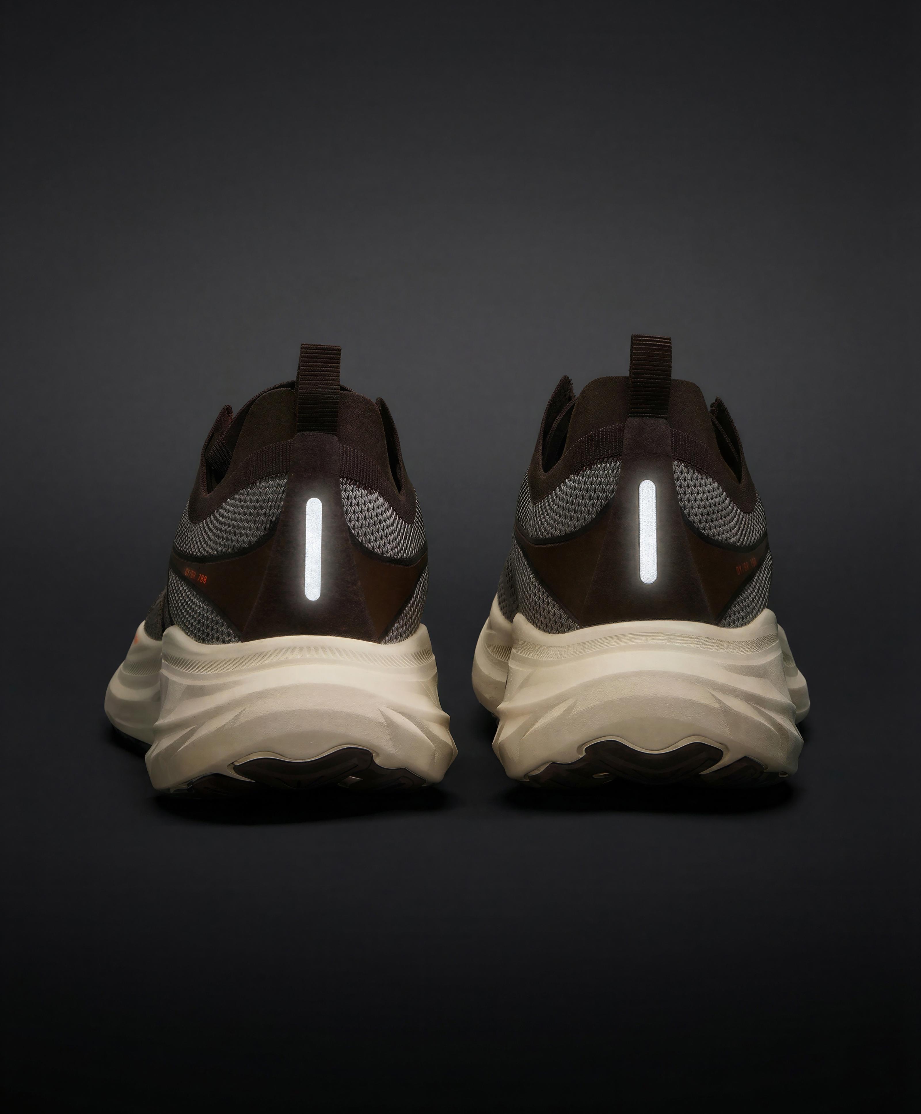Running trainers OY/BR 700 — BROWN