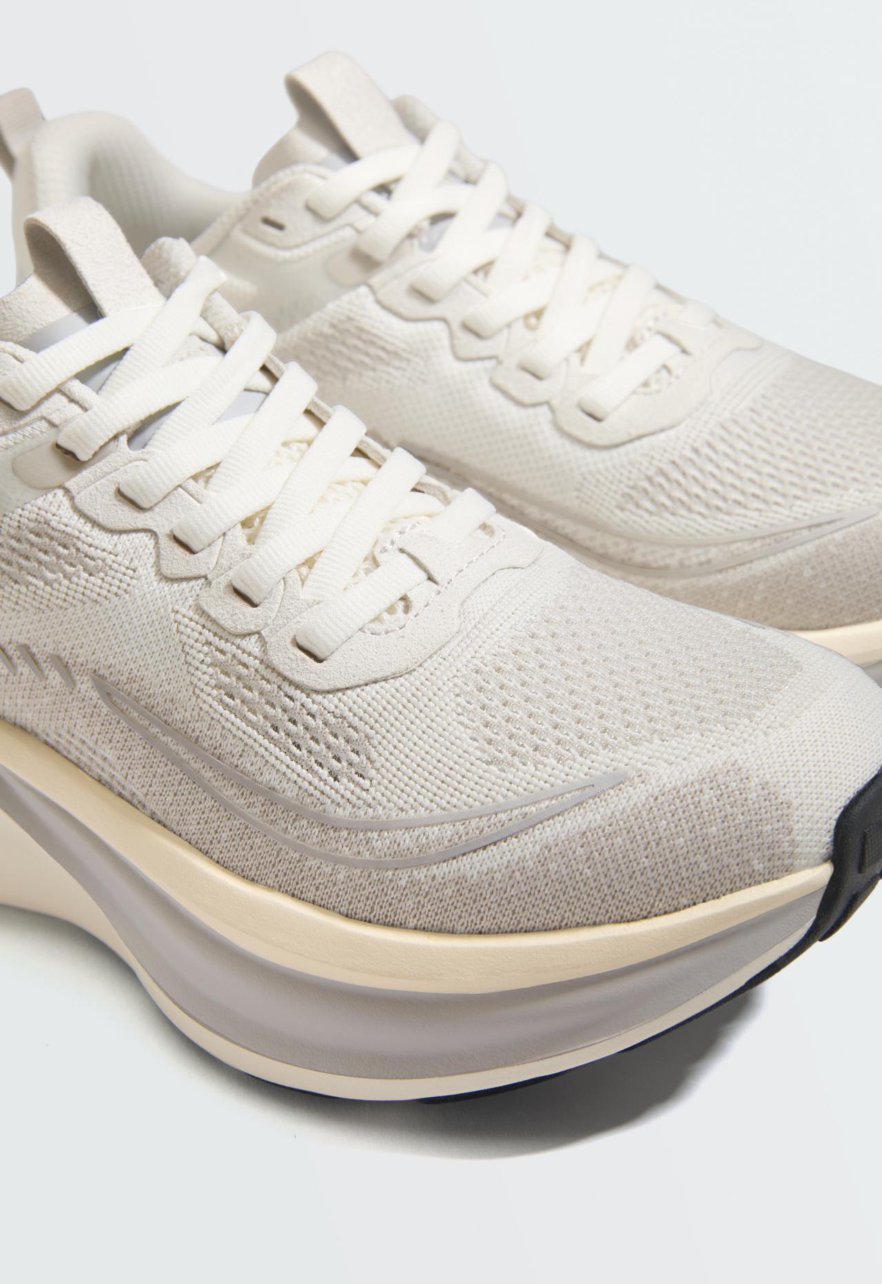 Trainers running OY/ER 835 V2 — OFF WHITE