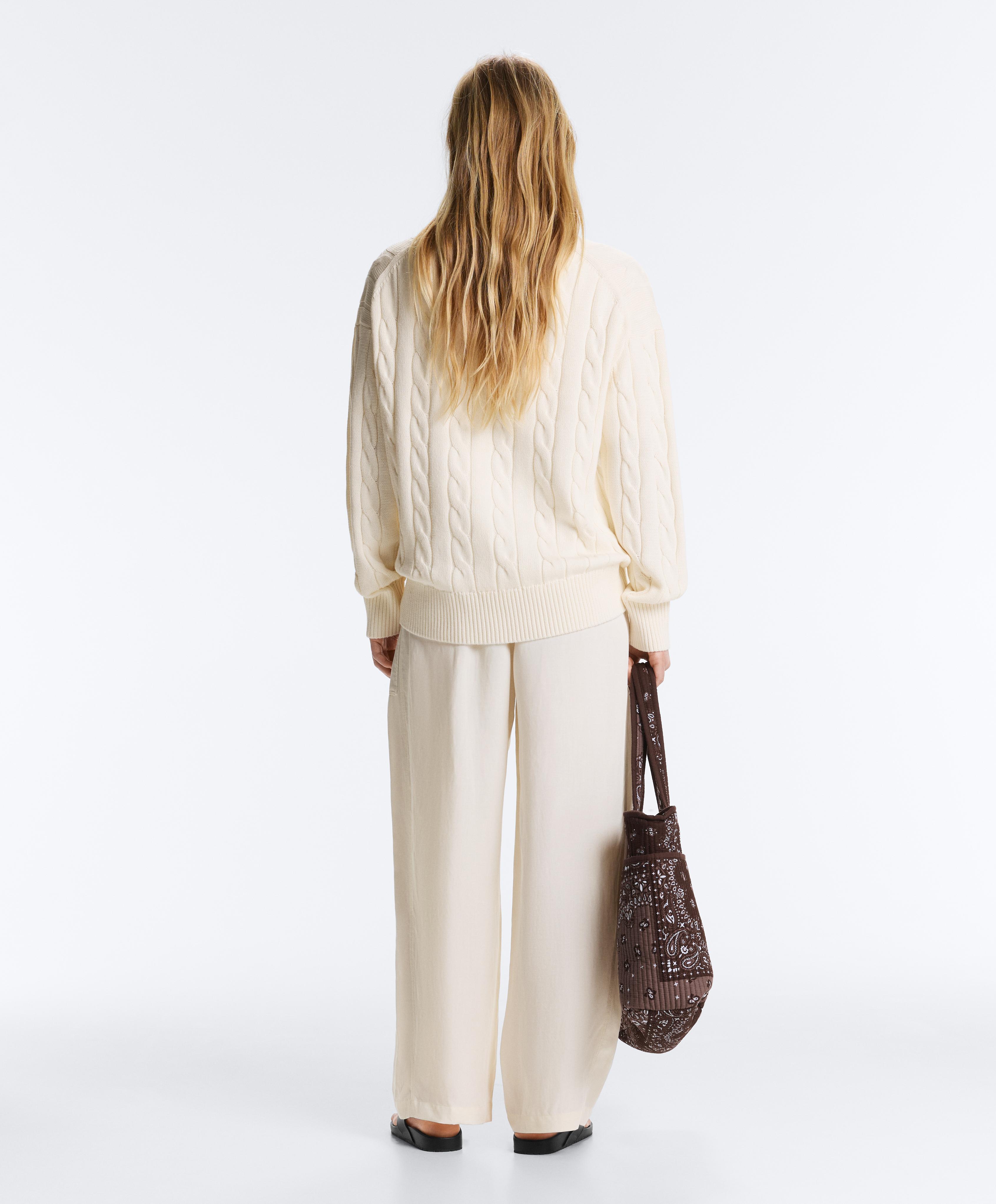100% cotton cable knit V-neck jumper — PALE ECRU