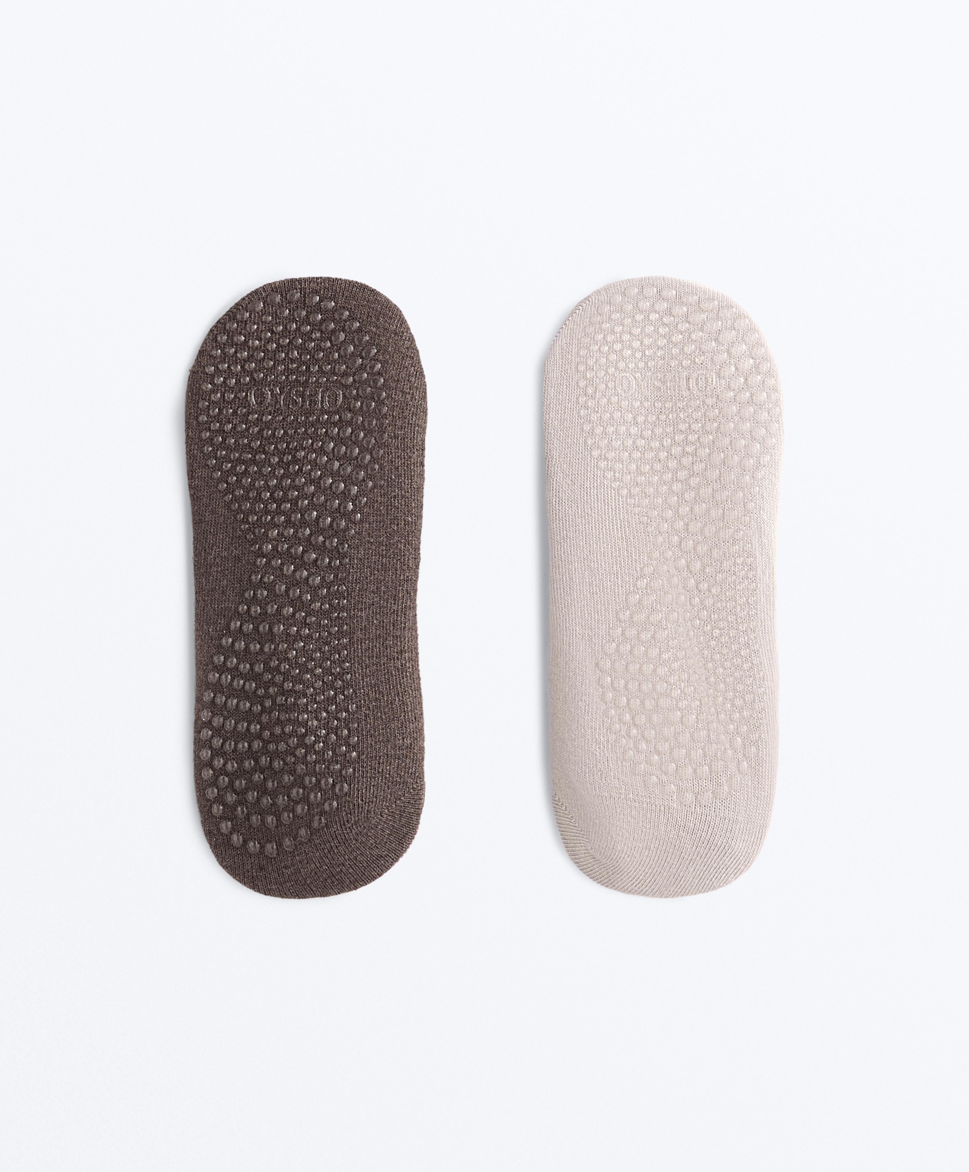 2 pairs of crossover cotton blend yoga and Pilates sneaker socks — SAND