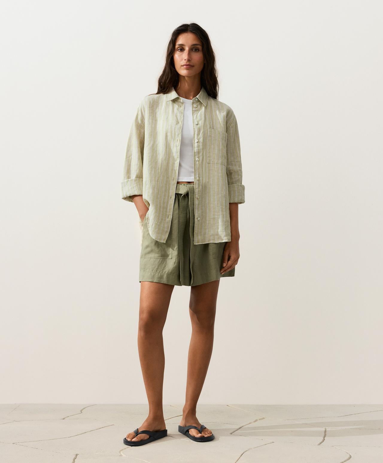 100% linen Bermuda shorts with belt — YELLOW GREEN