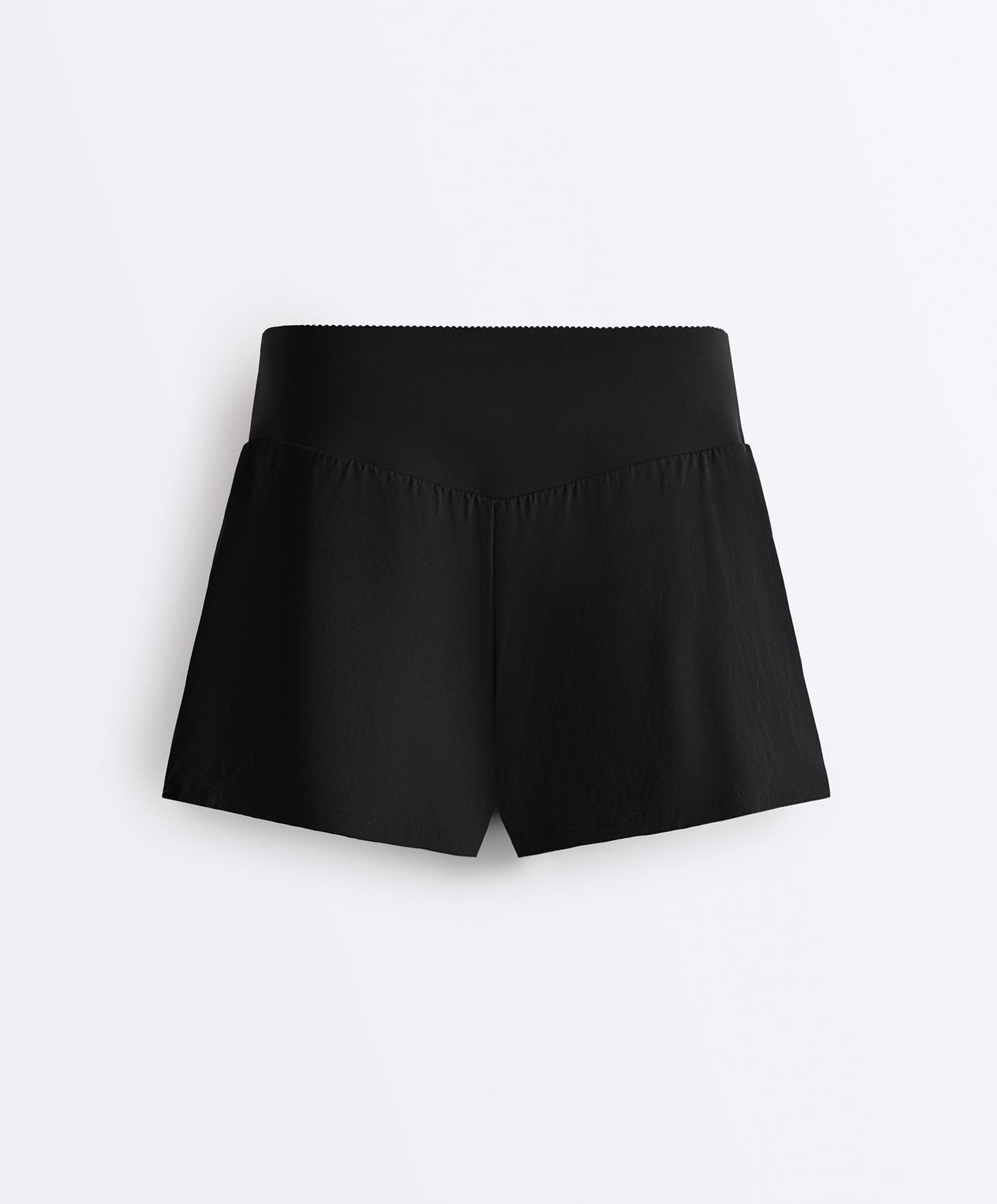 2-in-1 Compressive shorts with pocket — BLACK