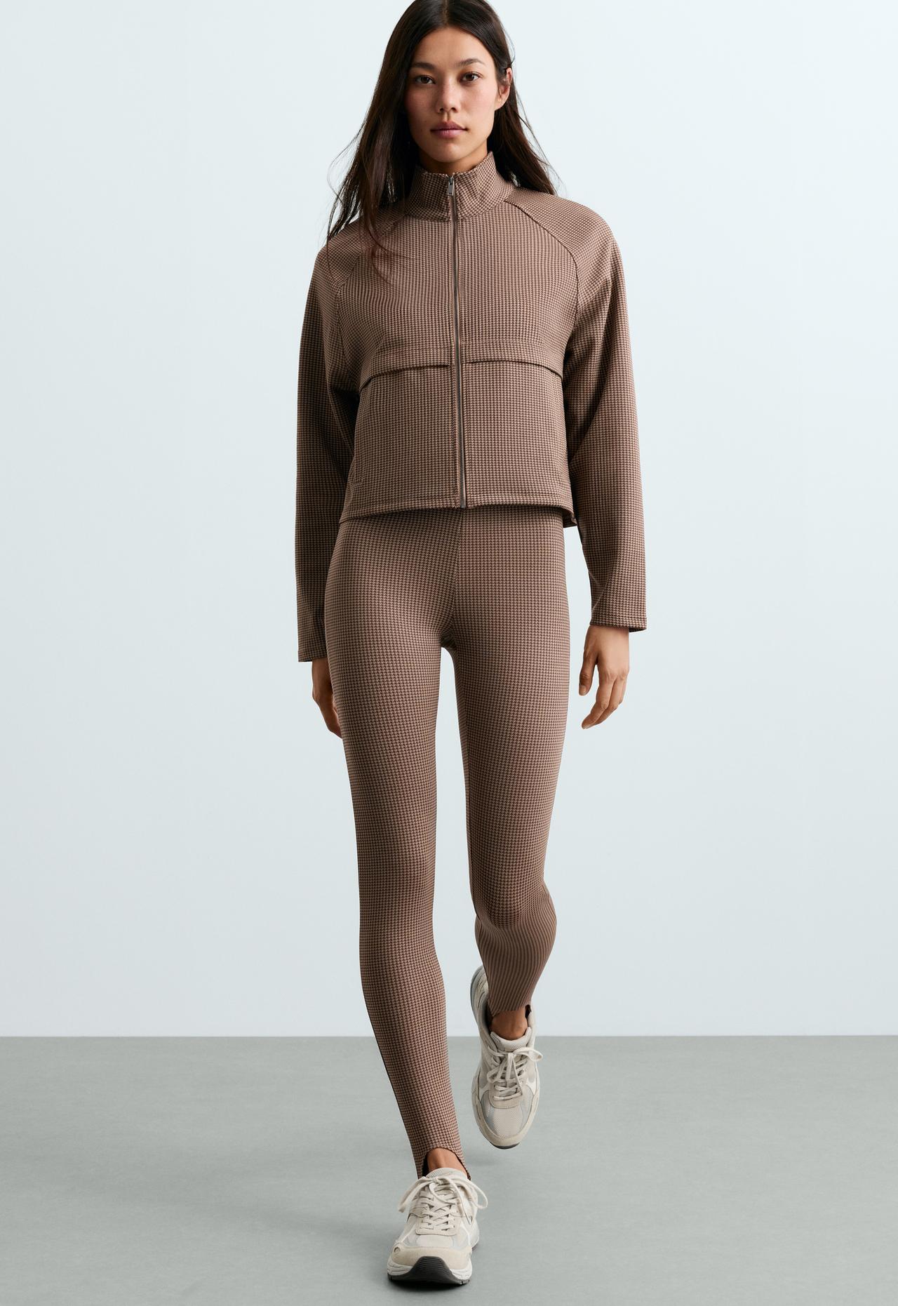 Ankle-length high rise 65cm stirrup houndstooth leggings — MID-CAMEL