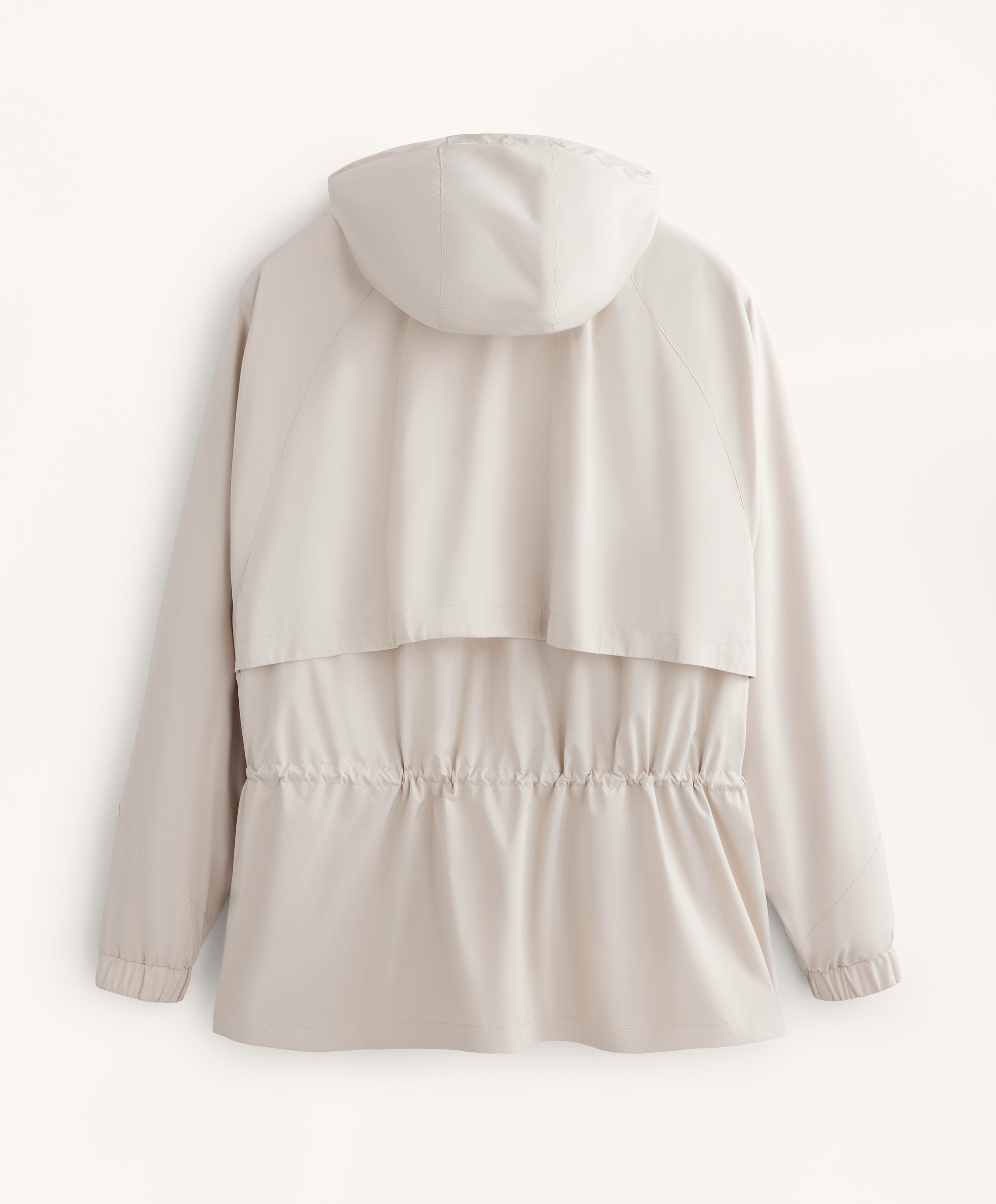 Long water-repellent windbreaker