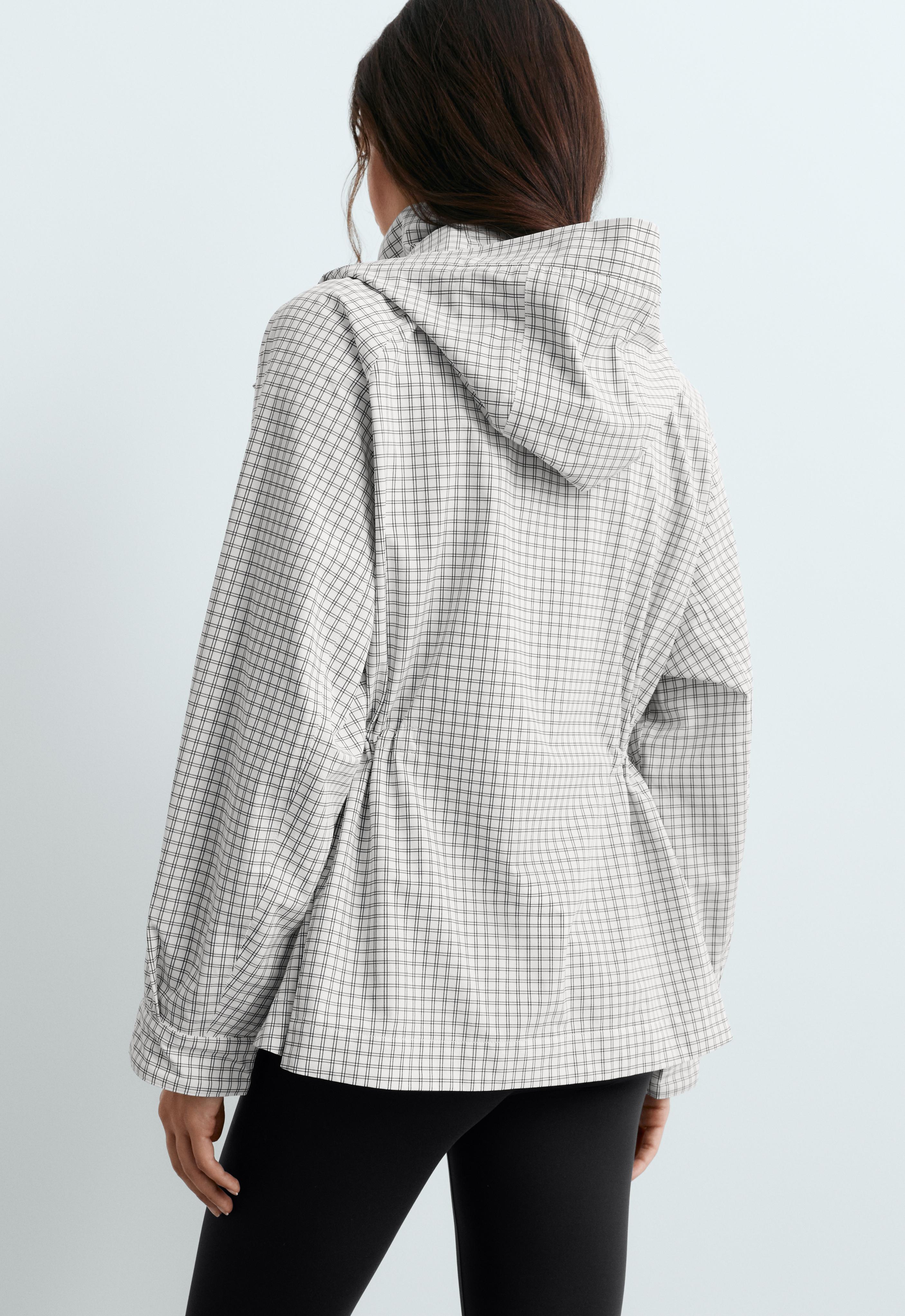 Extra lightweight 10k waterproof jacket — PALE ECRU