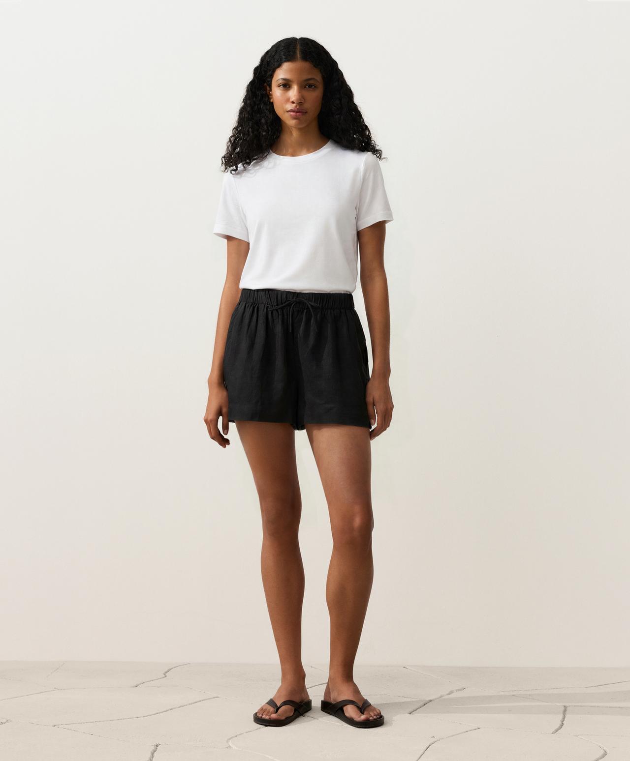 100% linen mid-rise shorts — BLACK