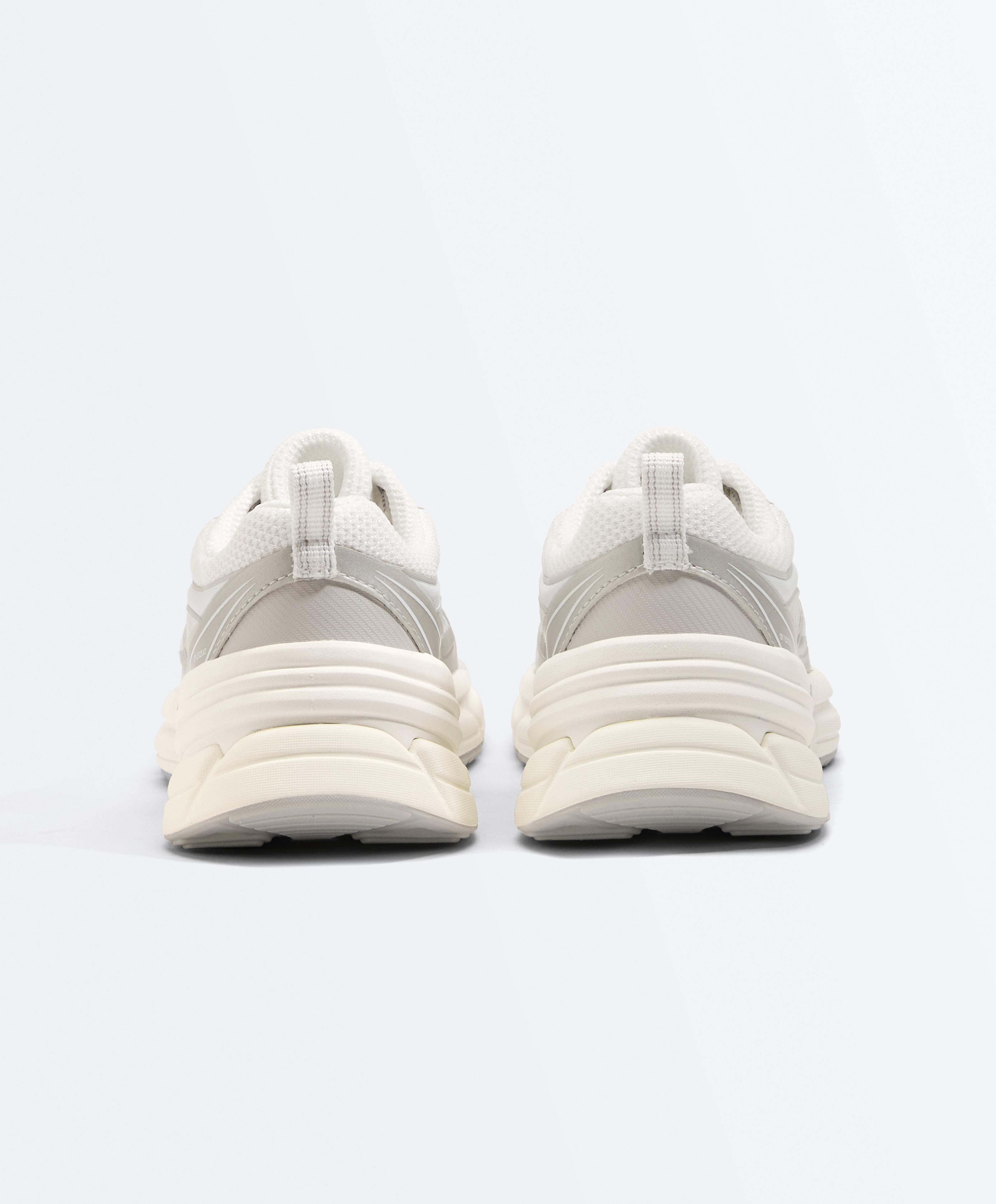 Running-style trainers — WHITE