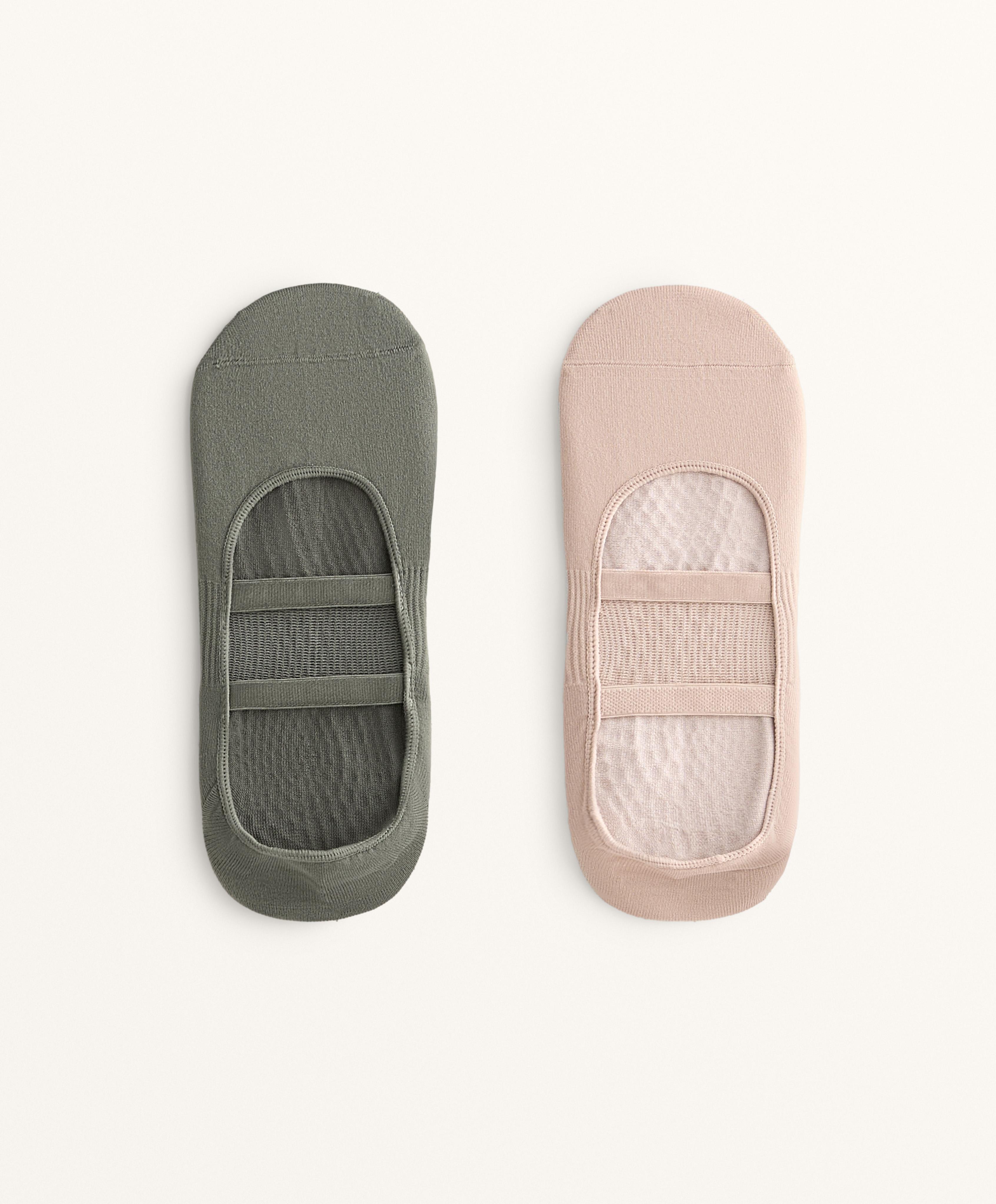 2 pairs of polyamide blend yoga and Pilates socks with parallel straps