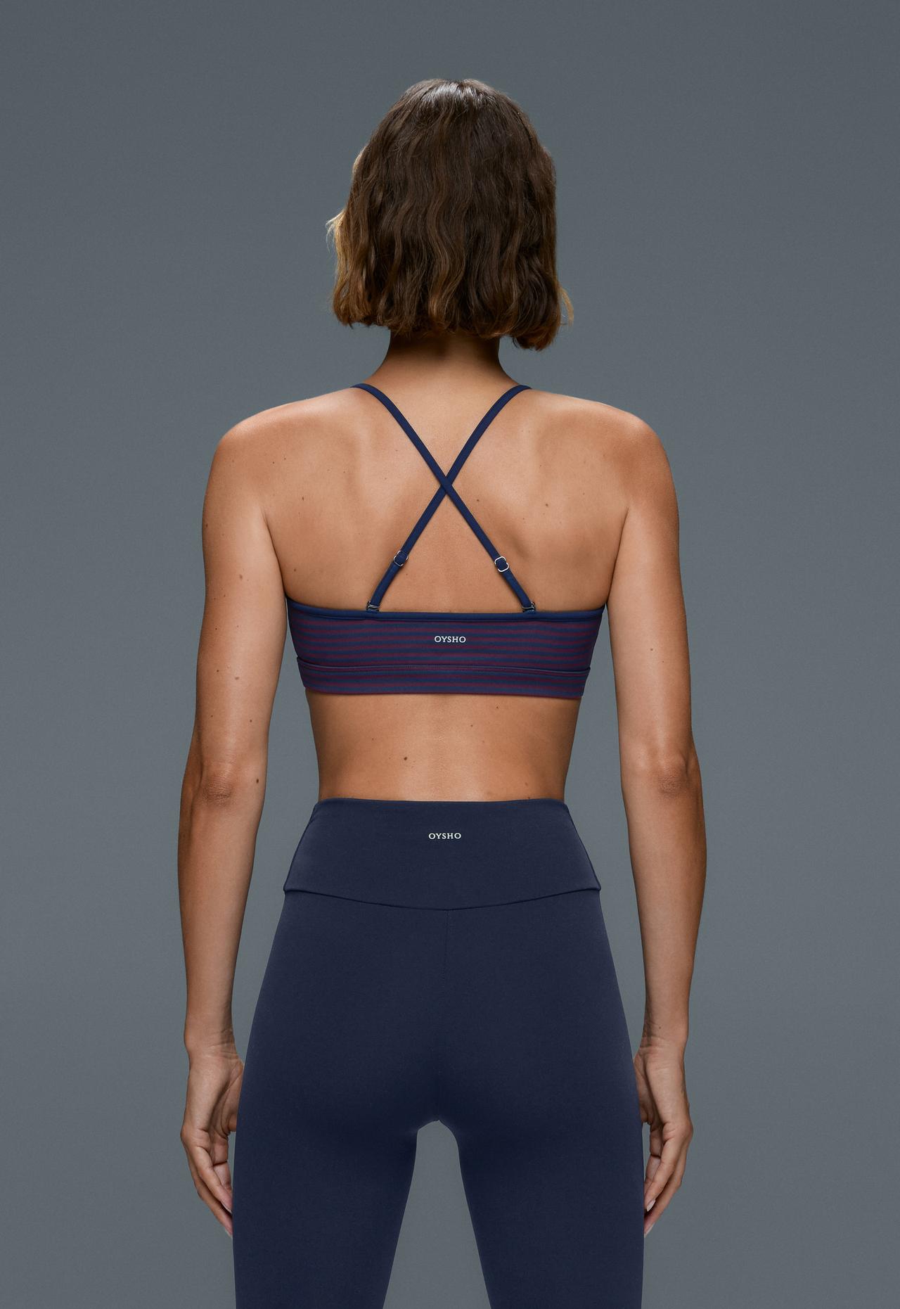 Low-support striped Comfortlux sports bra — STRAWBERRY