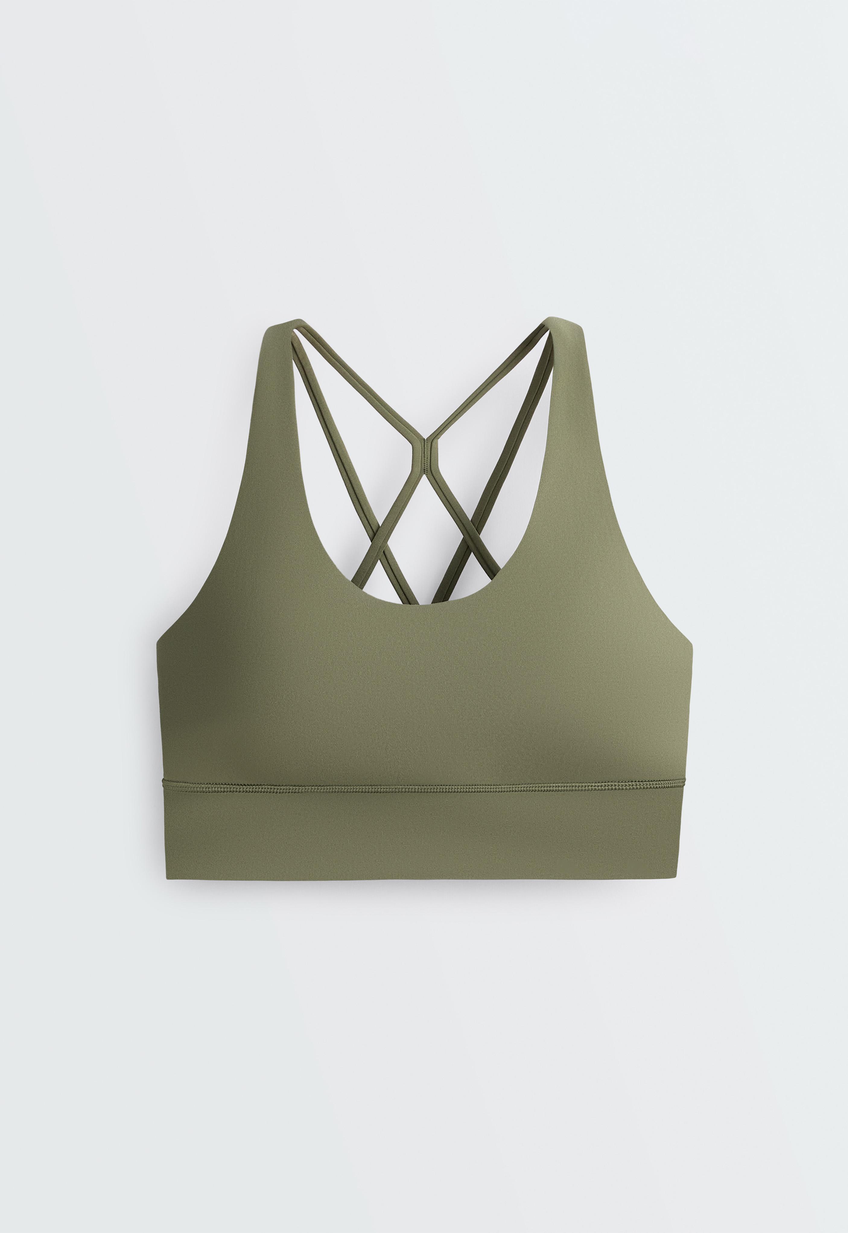 Medium-support Comfortlux sports bra with cups