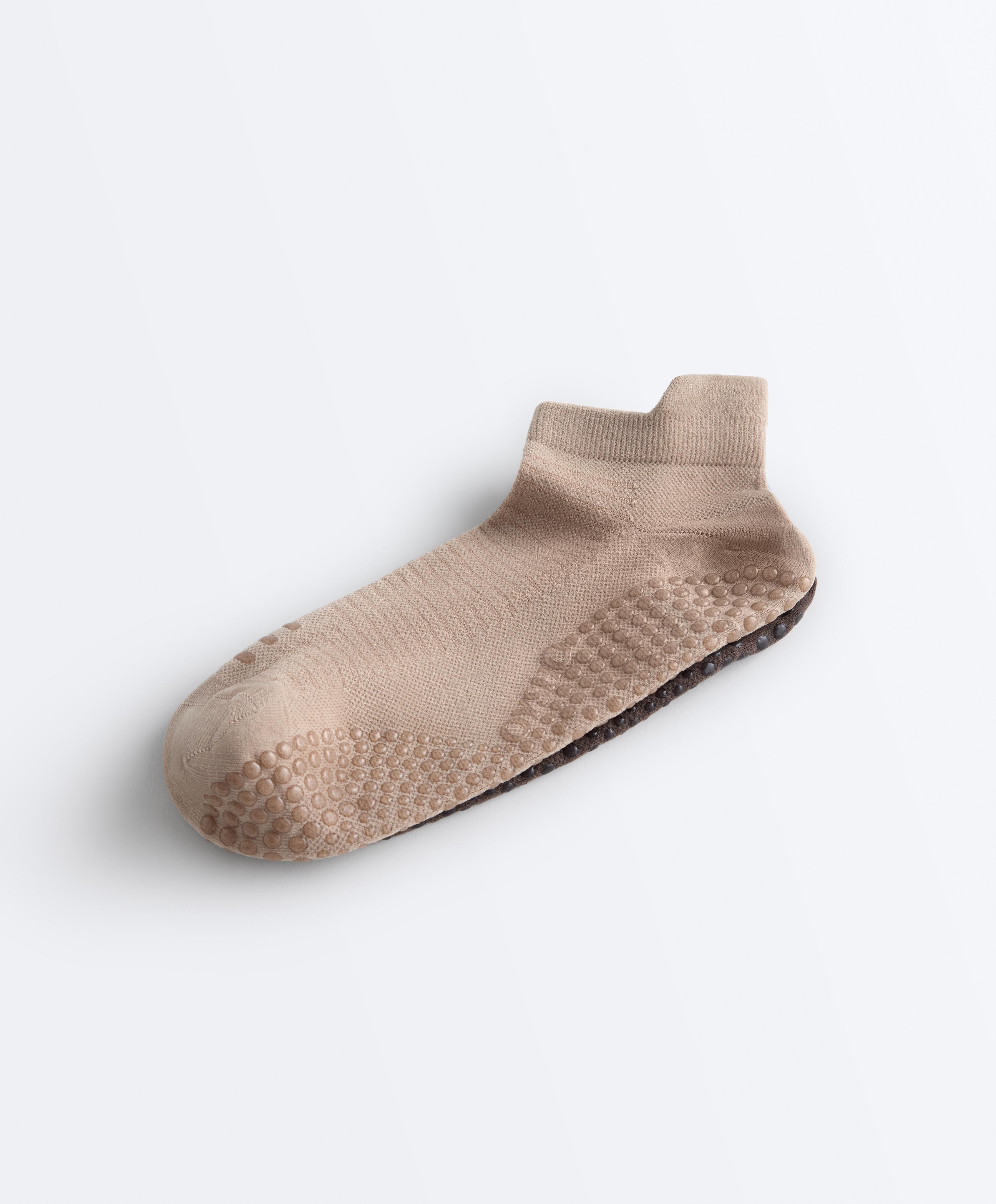 2 pairs of polyamide blend yoga and Pilates sneaker socks — MOCHA