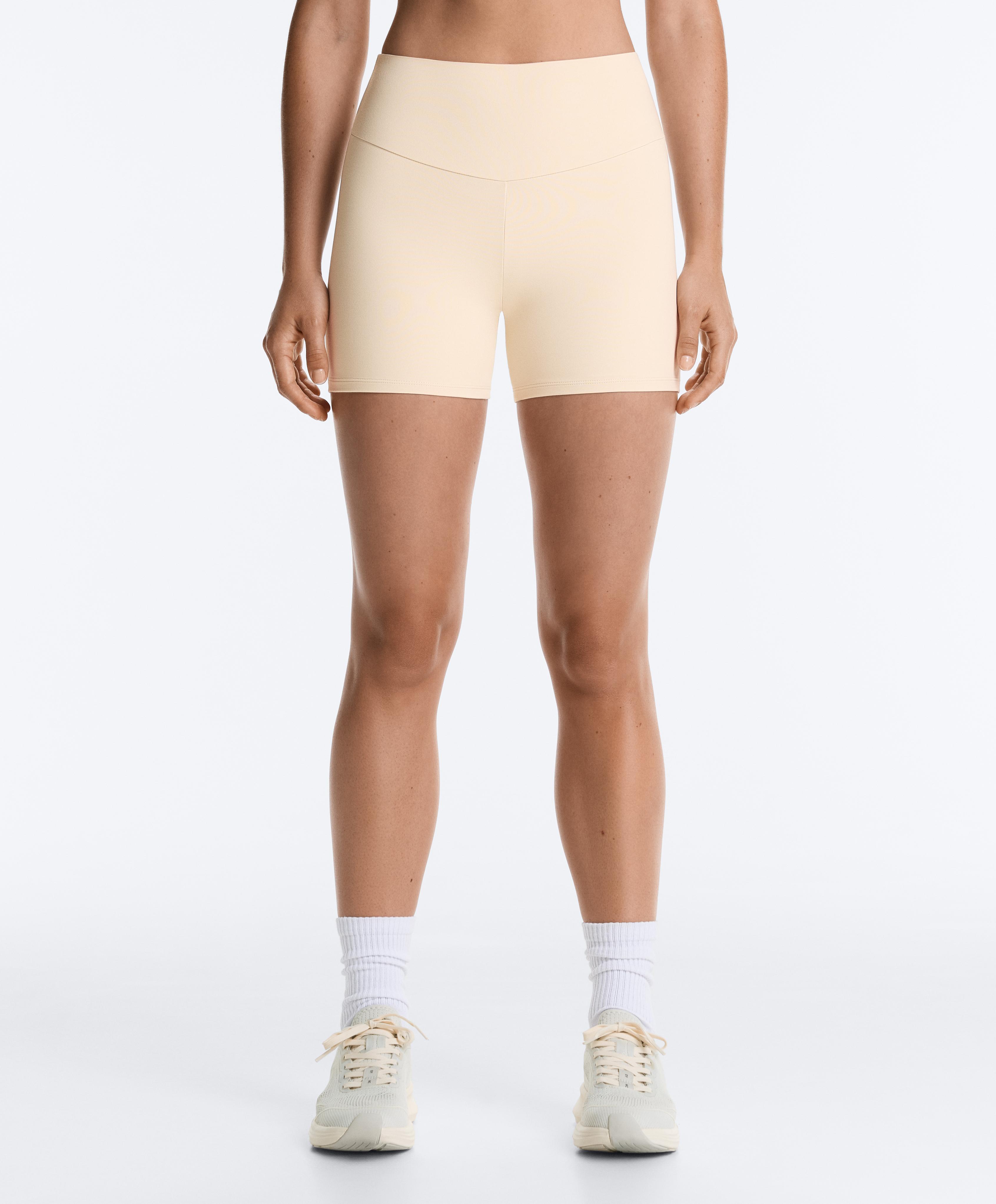 Comfortlux high-waisted 10cm hot pants — SAND
