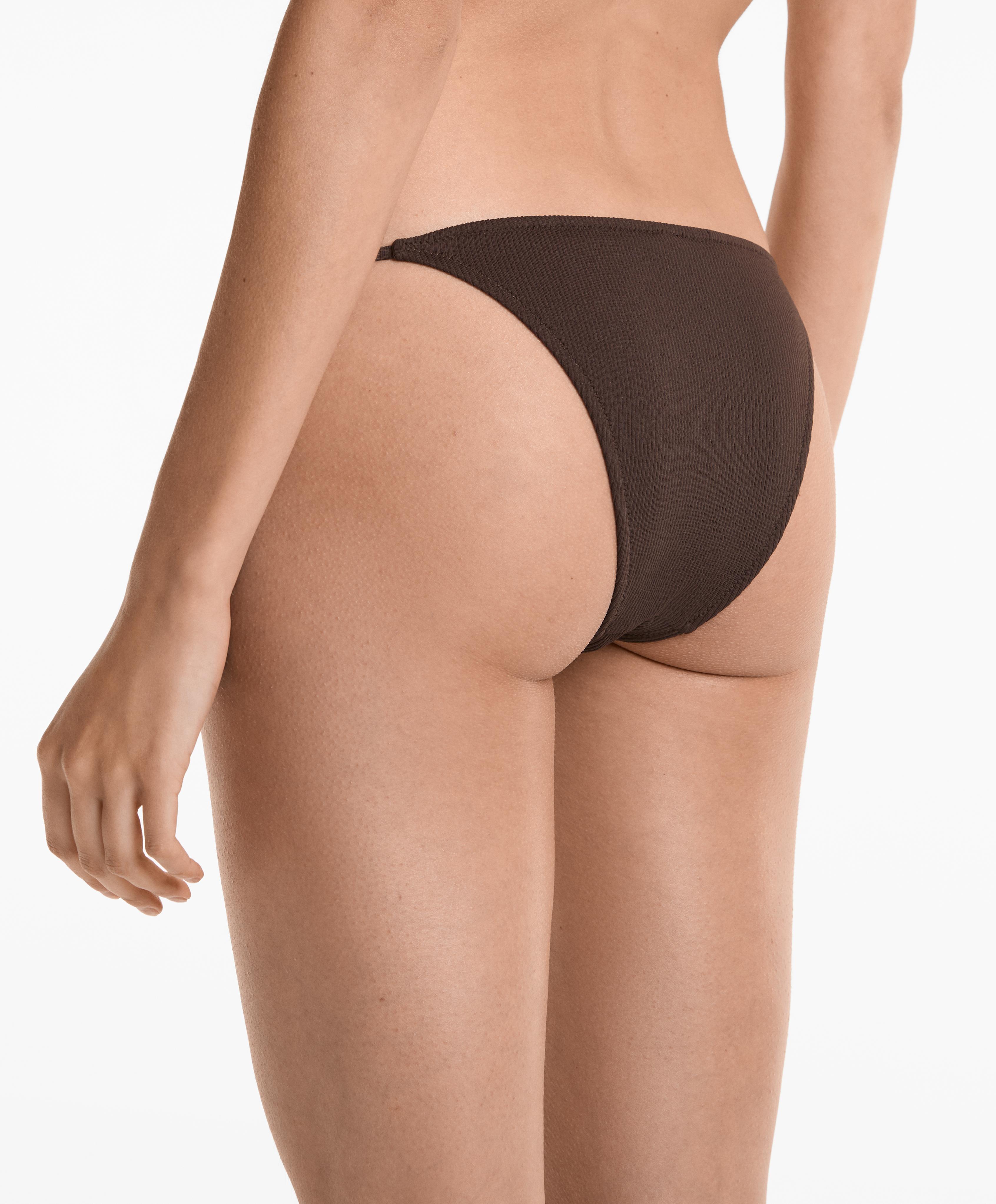 Полуоткрытые плавки бикини в рубчик на завязках - Распродажа Полуоткрытые плавки бикини в рубчик на завязках - Распродажа