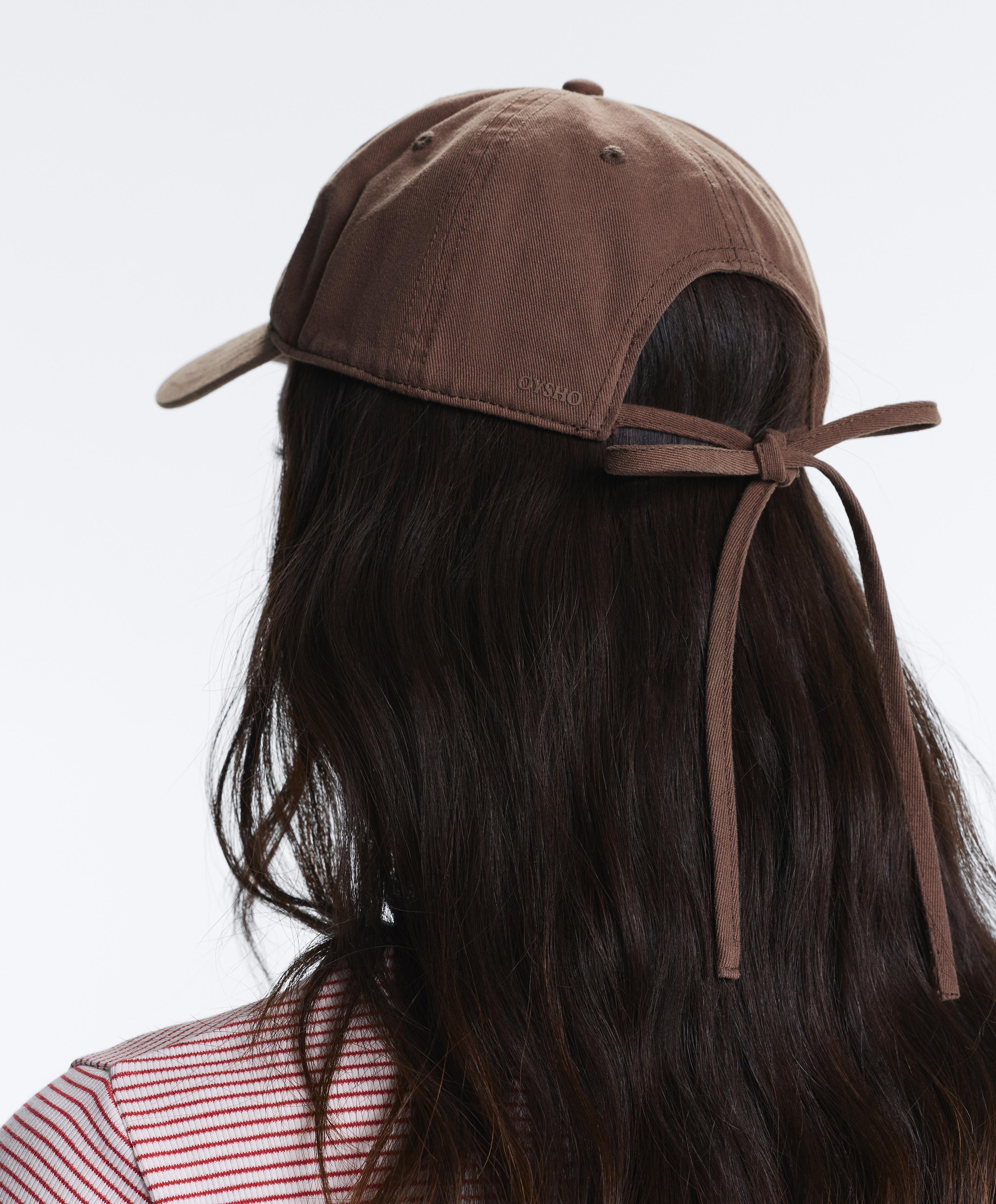 Washed-effect 100% cotton cap with tie — BROWN