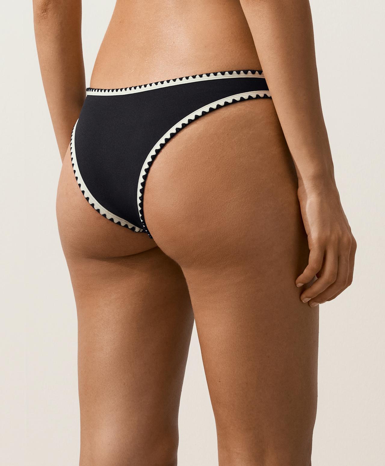 Contrast stitch U-cut medium-coverage bikini briefs — BLACK