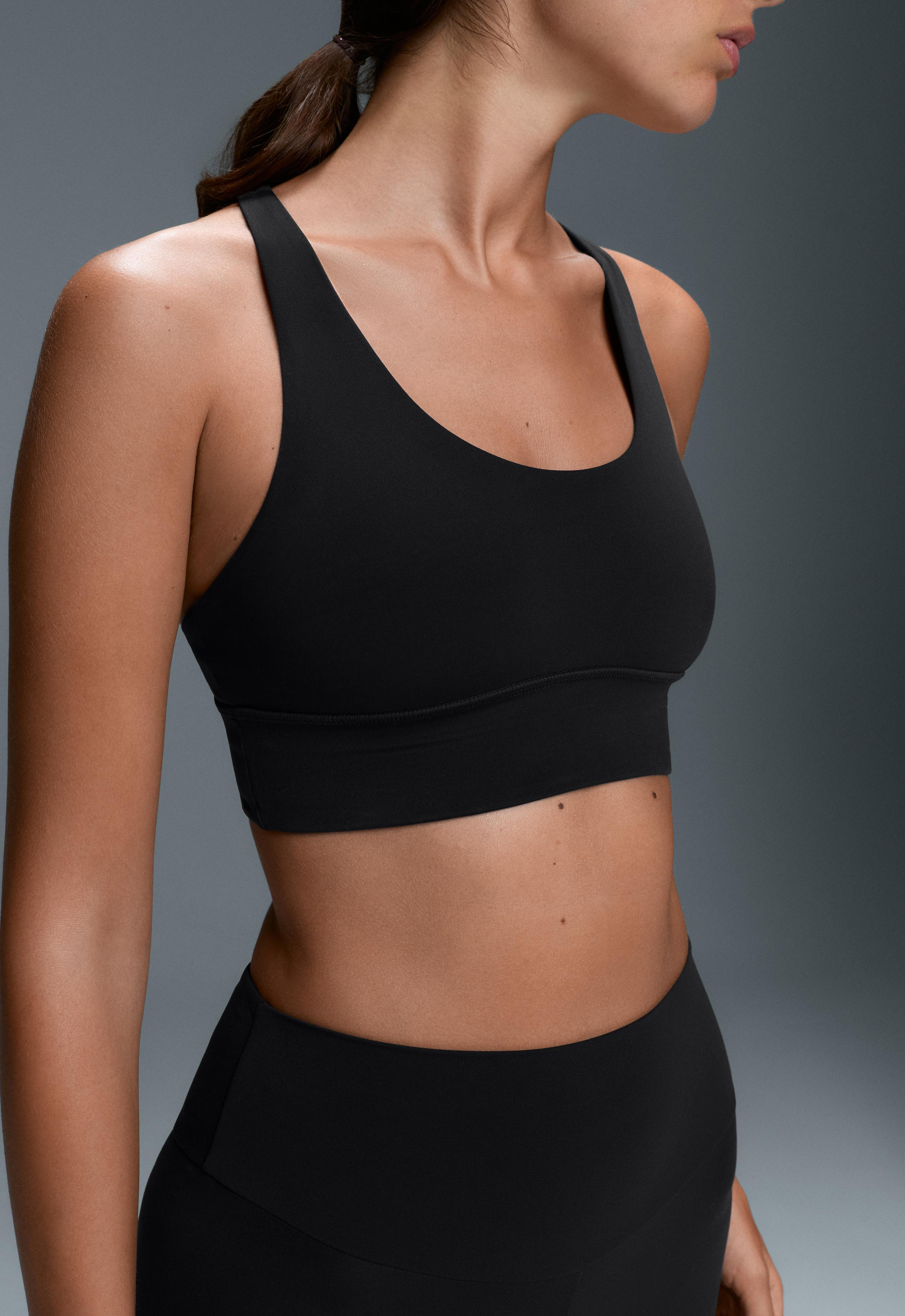 Medium-support Comfortlux sports bra with cups — BLACK