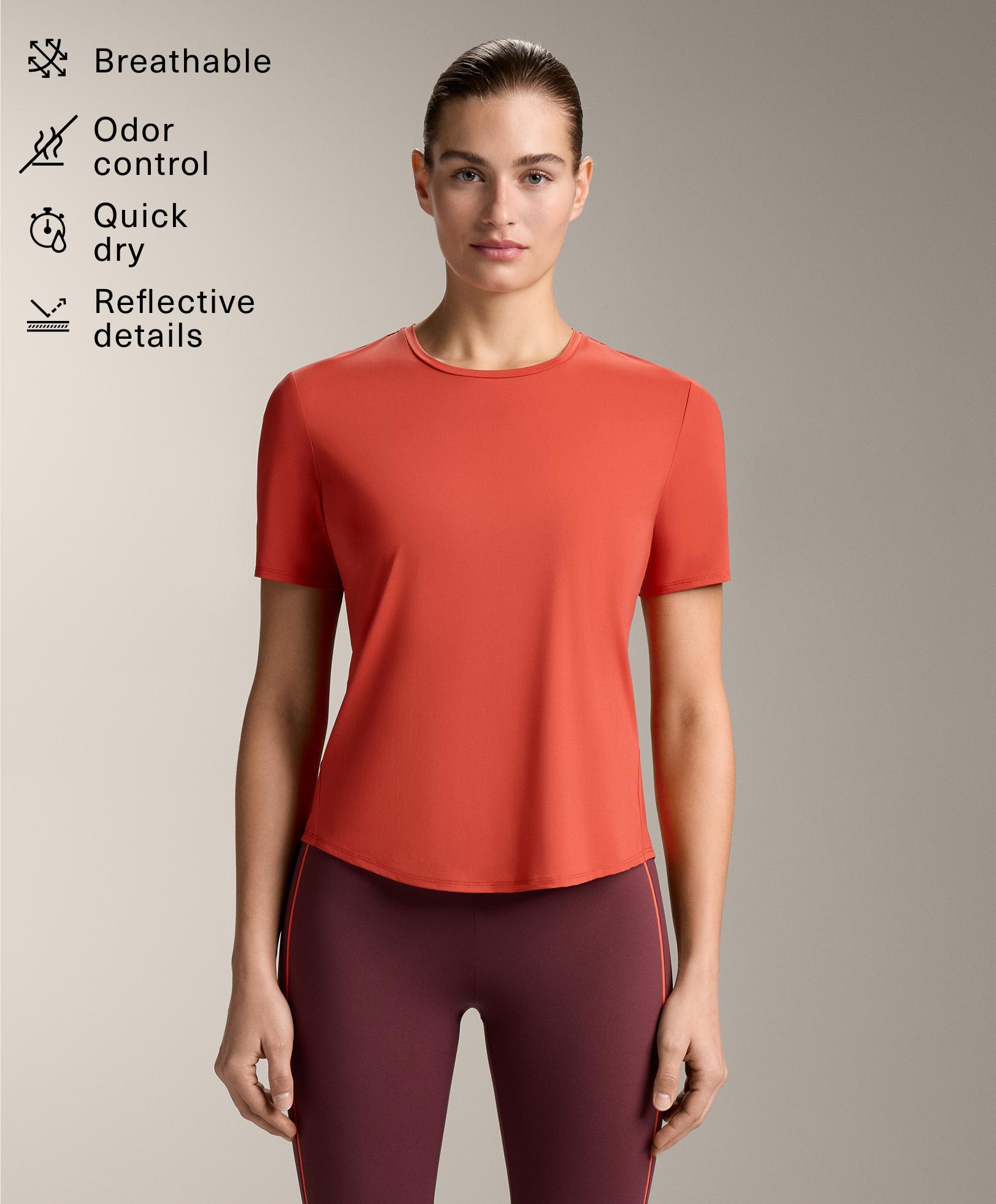 تيشيرت تقني بأكمام قصيرة - تنزيلات