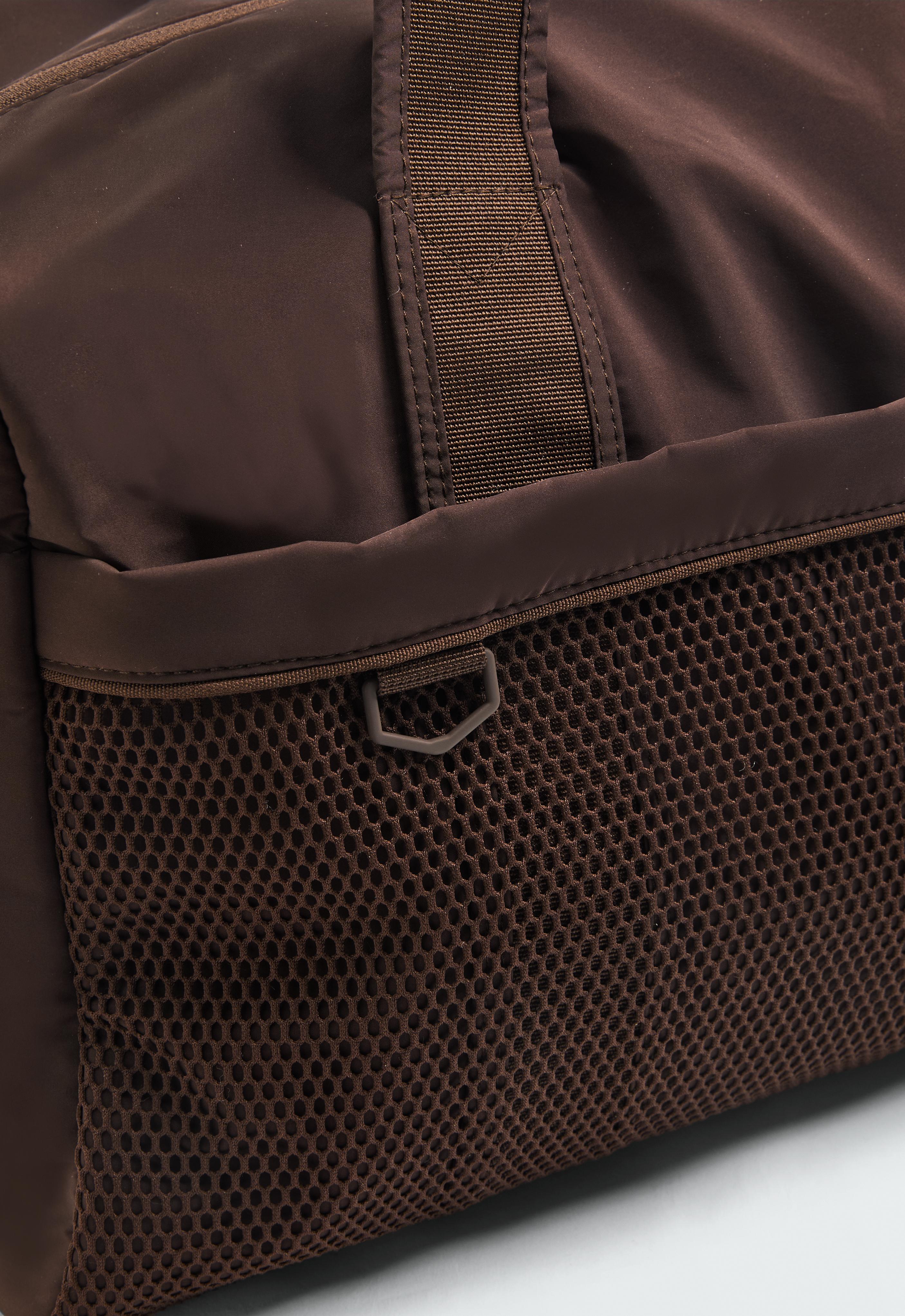 Double compartment sports bag — BROWN