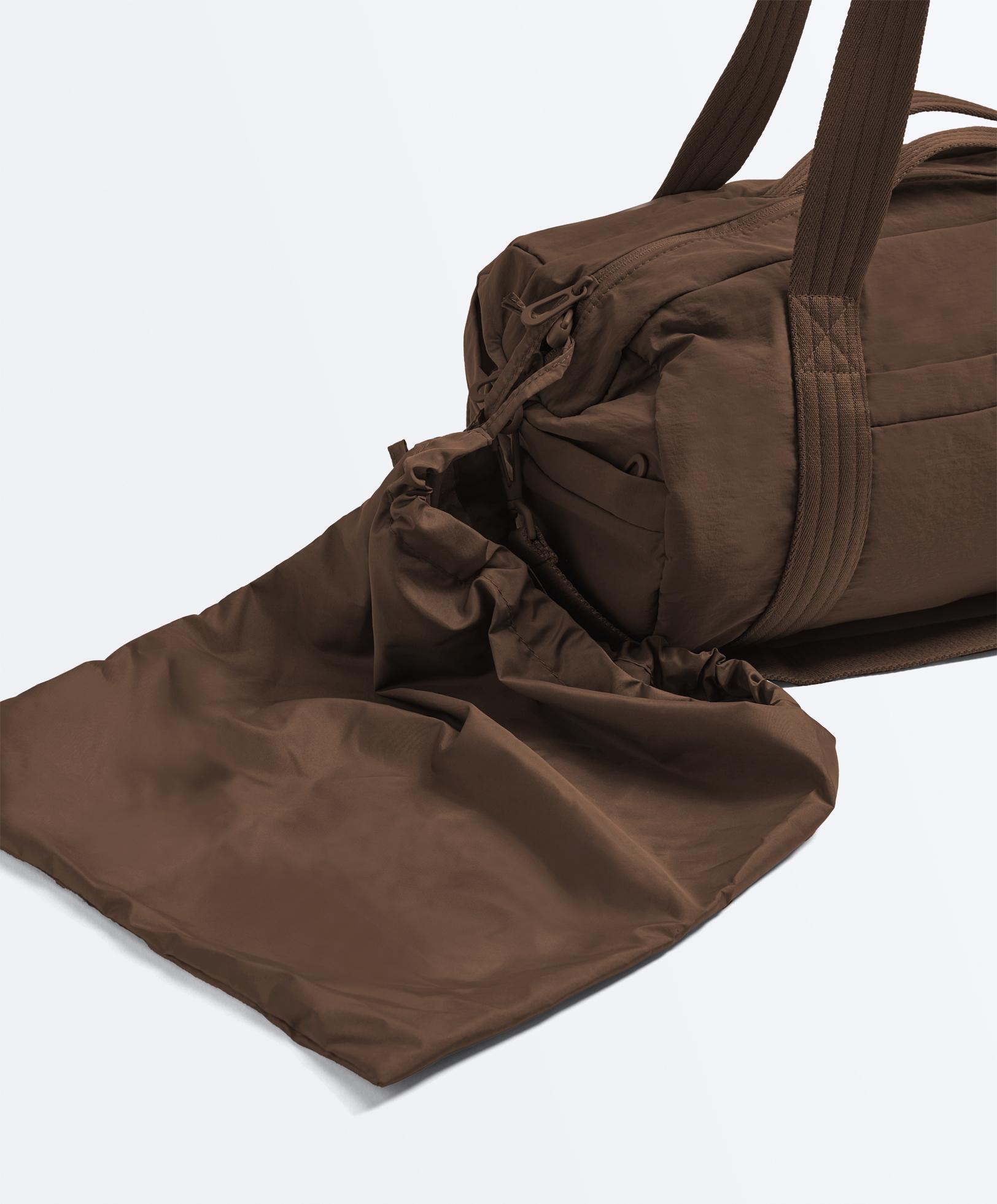 Bowling style sports bag — BROWN
