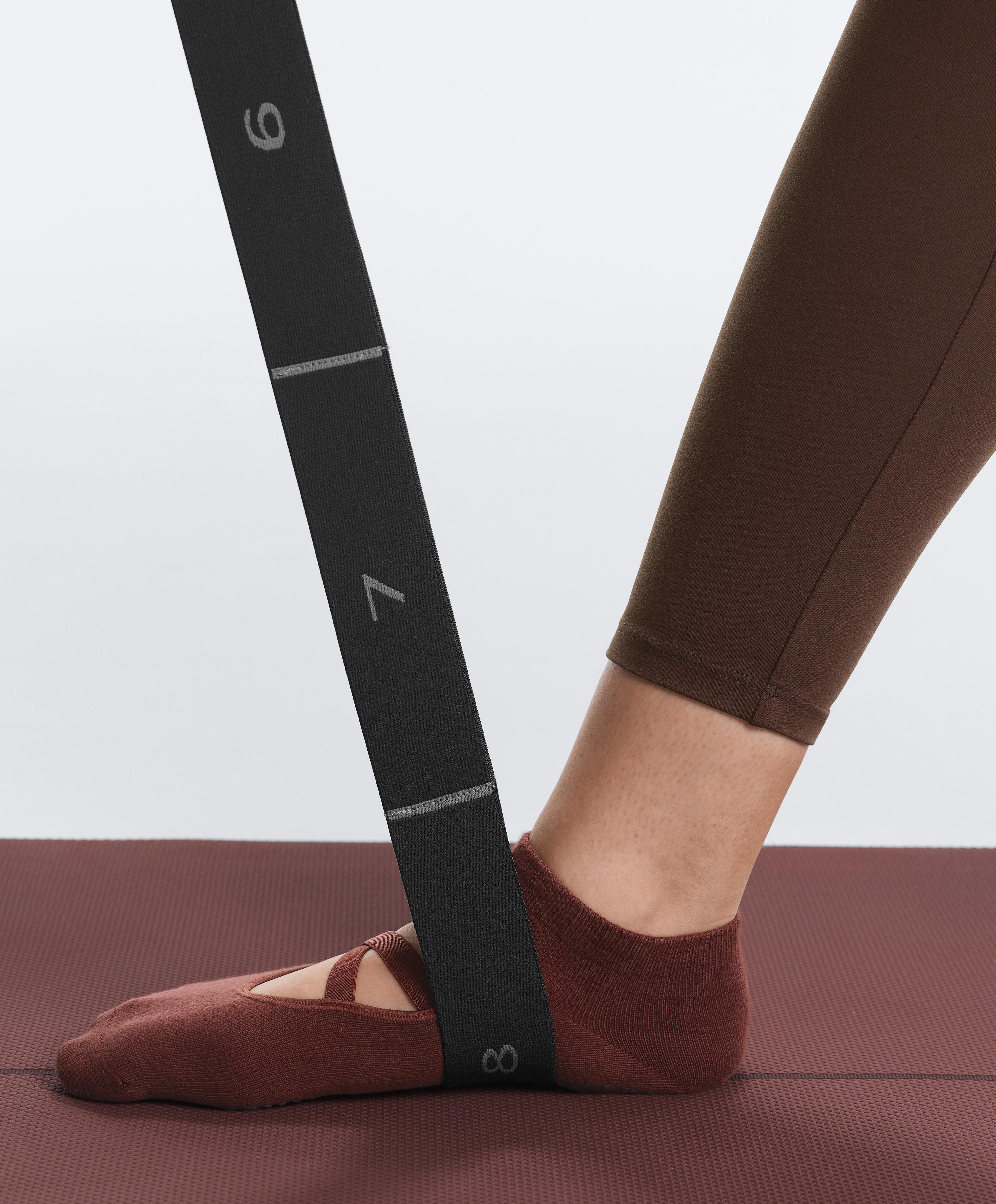 2 pairs of cotton blend sneaker yoga and Pilates socks with crossover straps — MAHOGANY