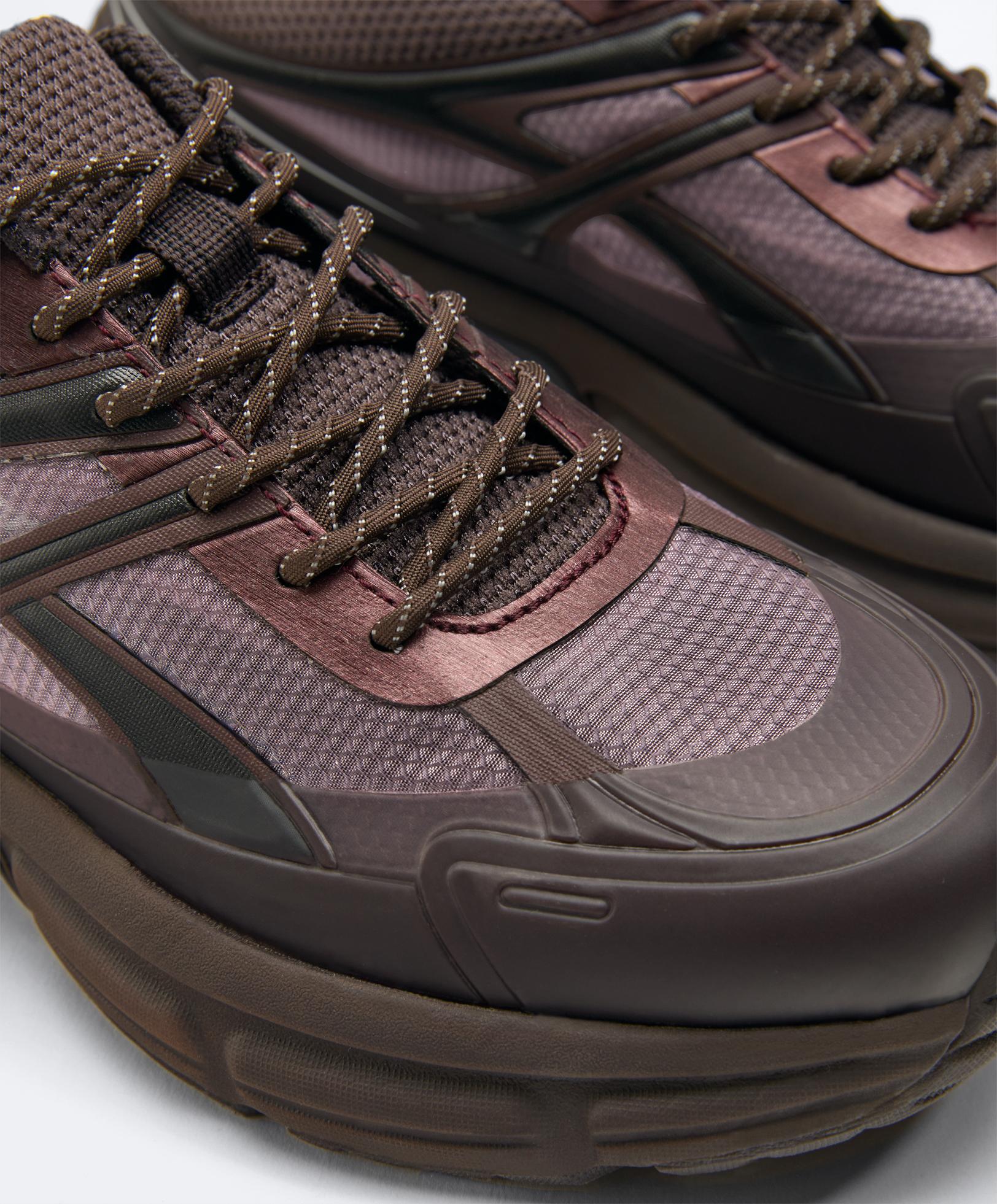 Running-style trainers — PLUM