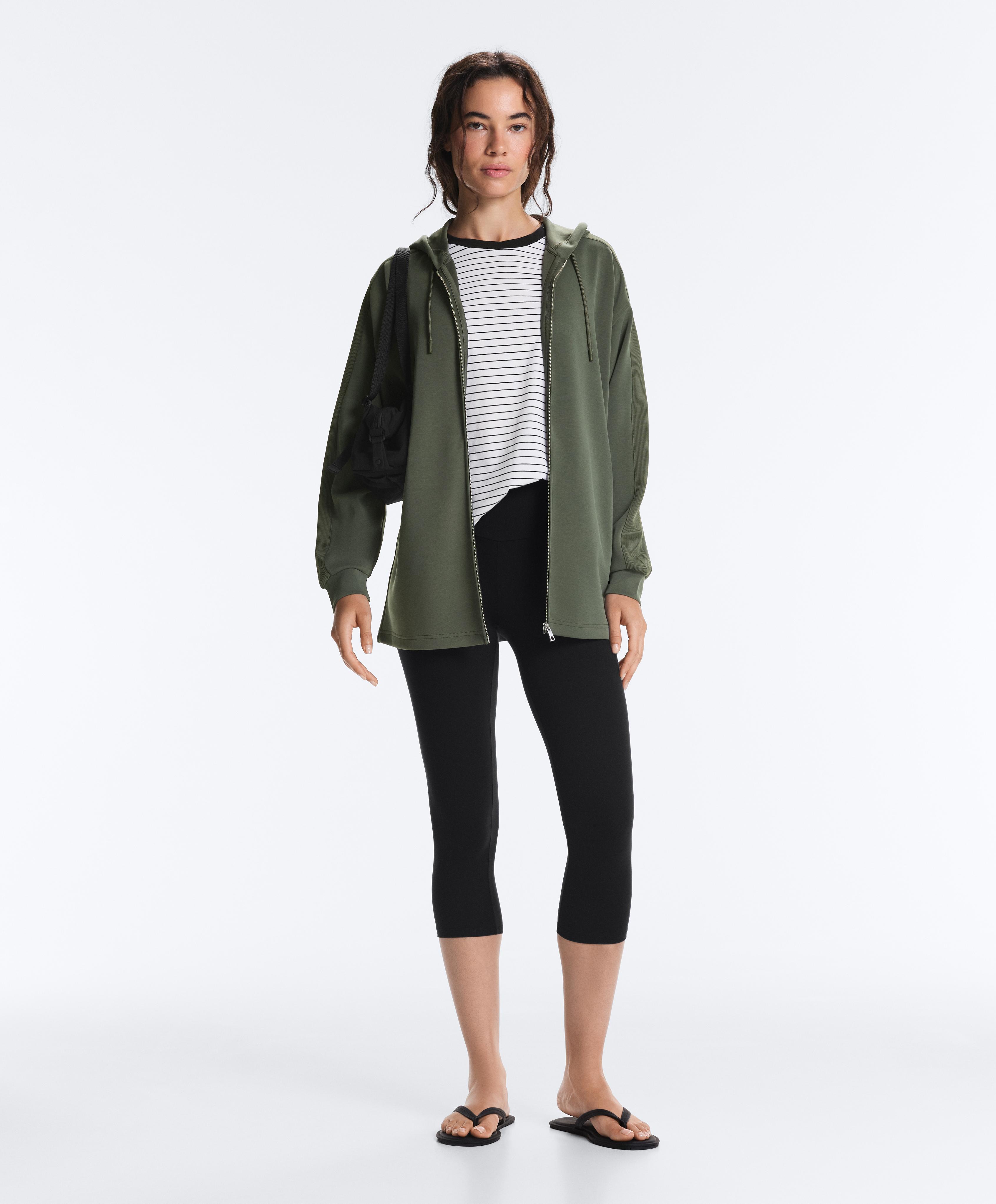 Veste longue en modal toucher doux avec détails rib