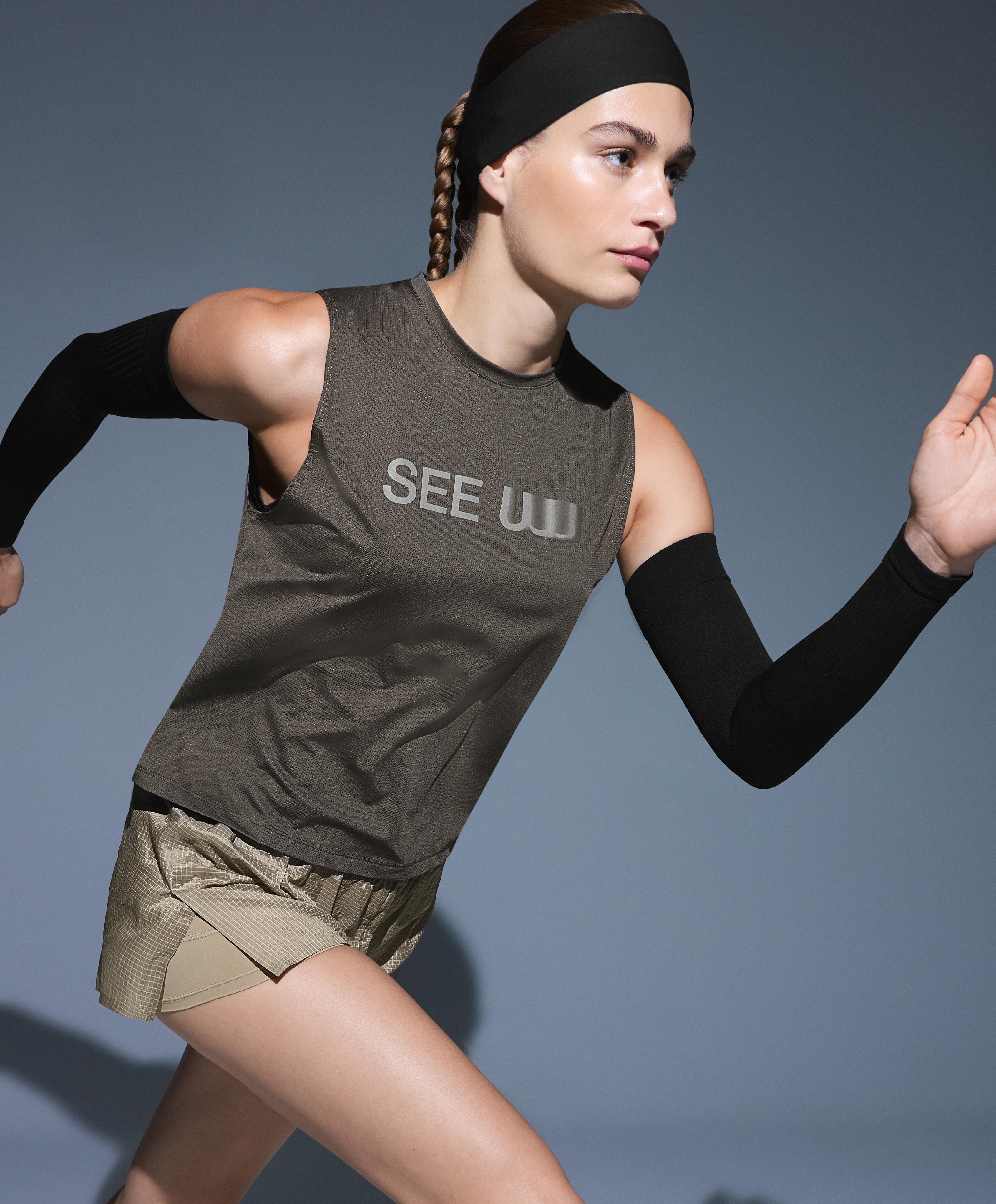 Technical sleeveless T-shirt with text — CHARCOAL GREY
