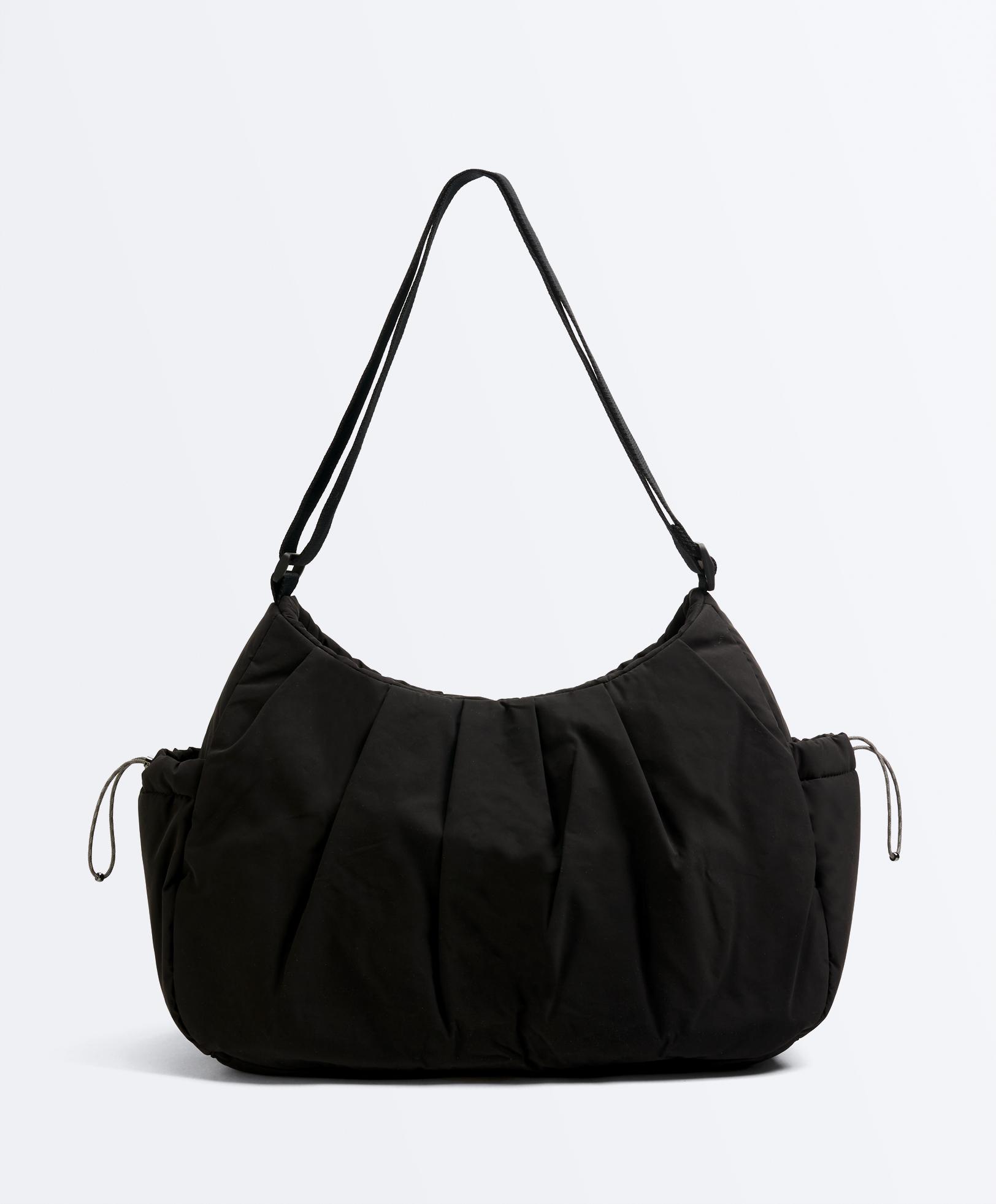 Kandekott küljetaskutega