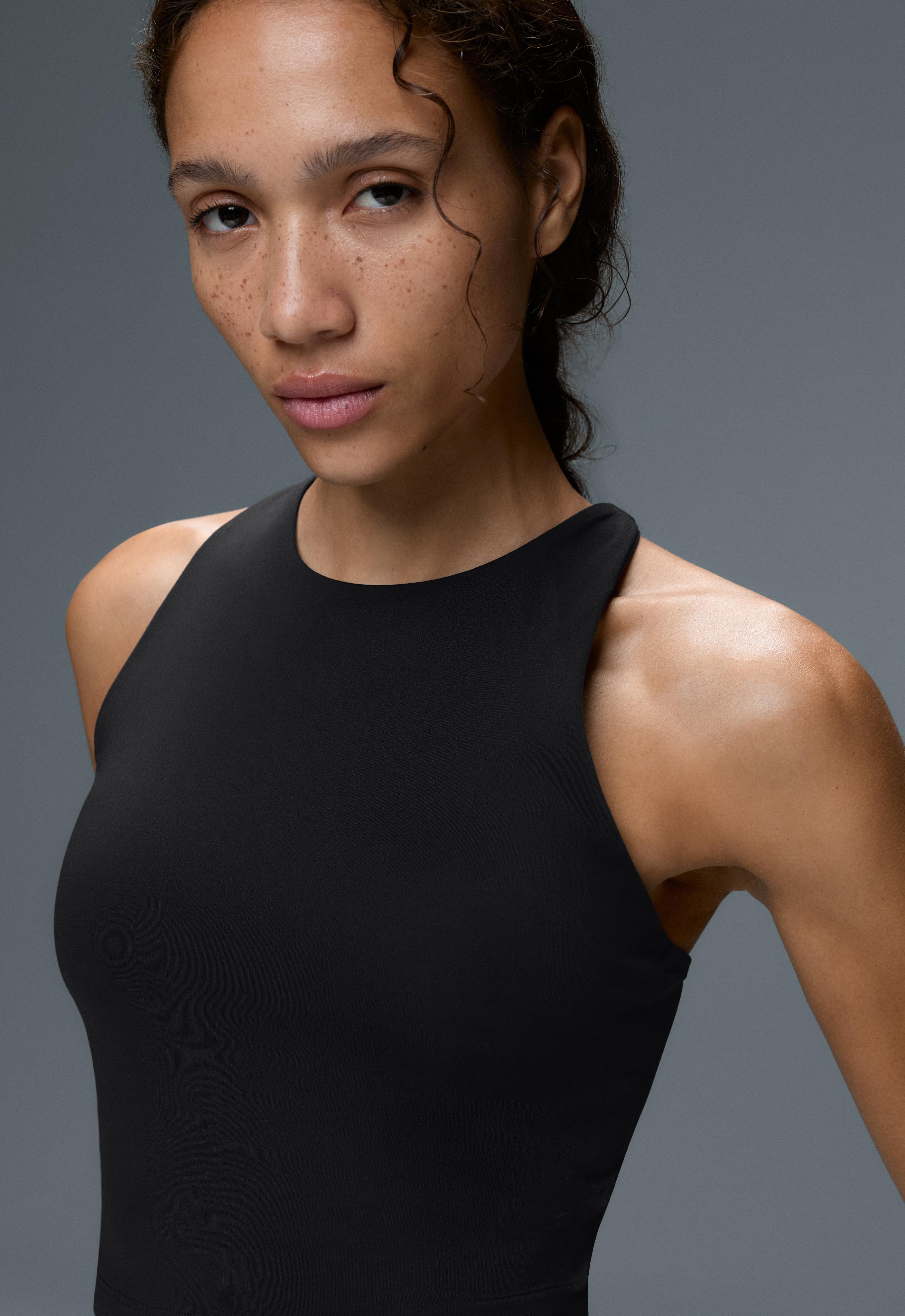 Comfortlux strappy tank top with cups — BLACK