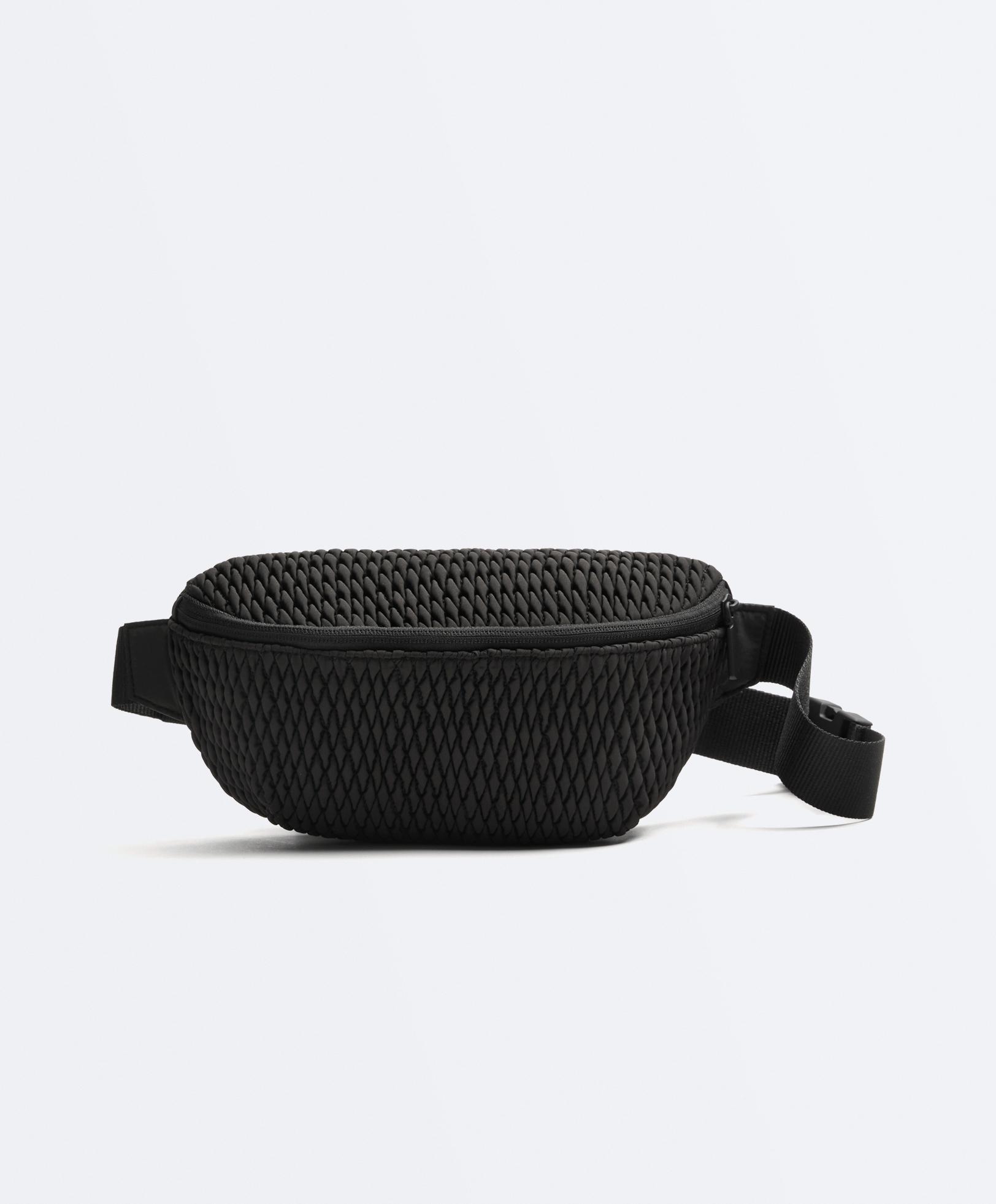 Padded belt bag — BLACK