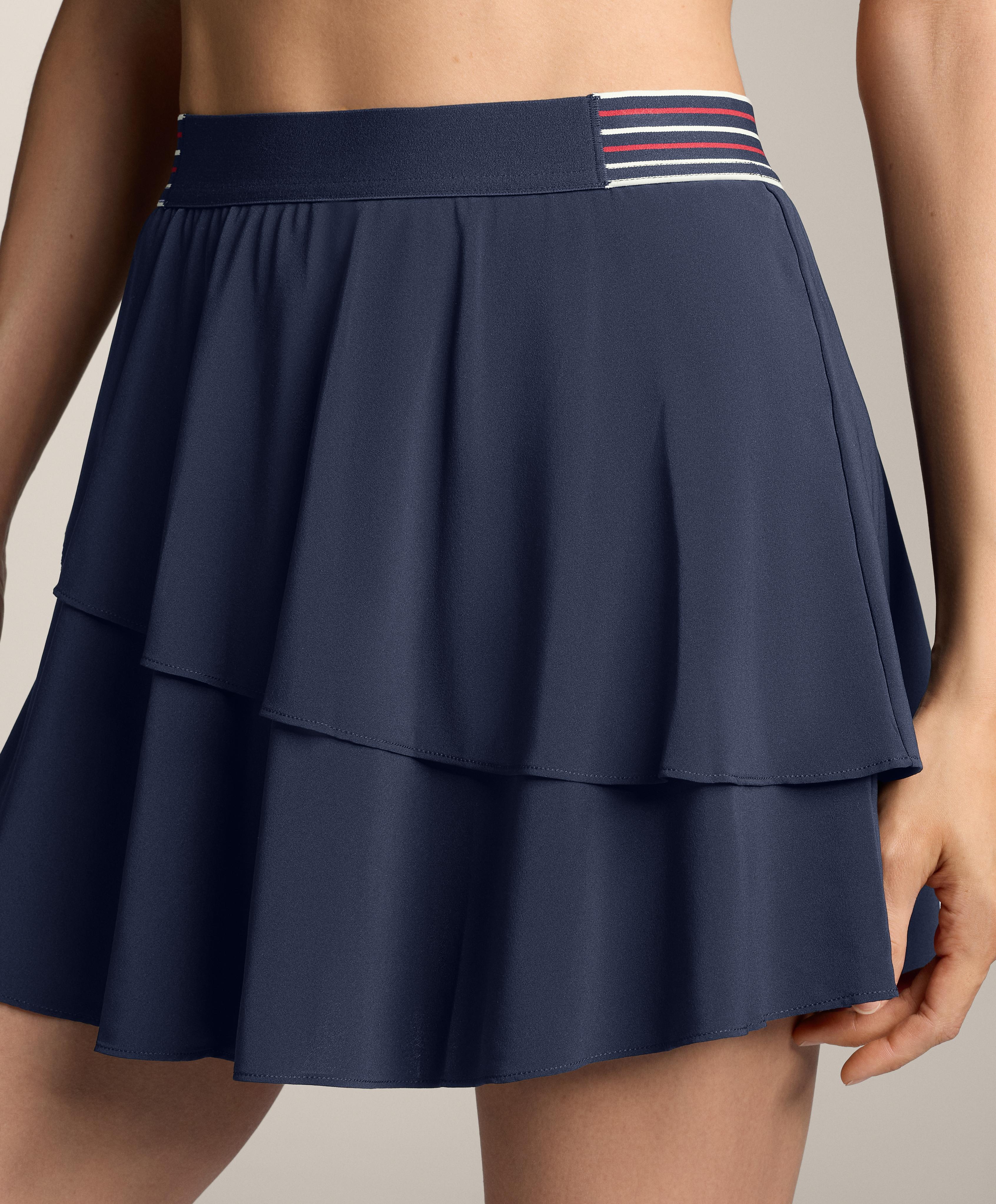 Kurzer Rock mit Gummibund und Rüschen