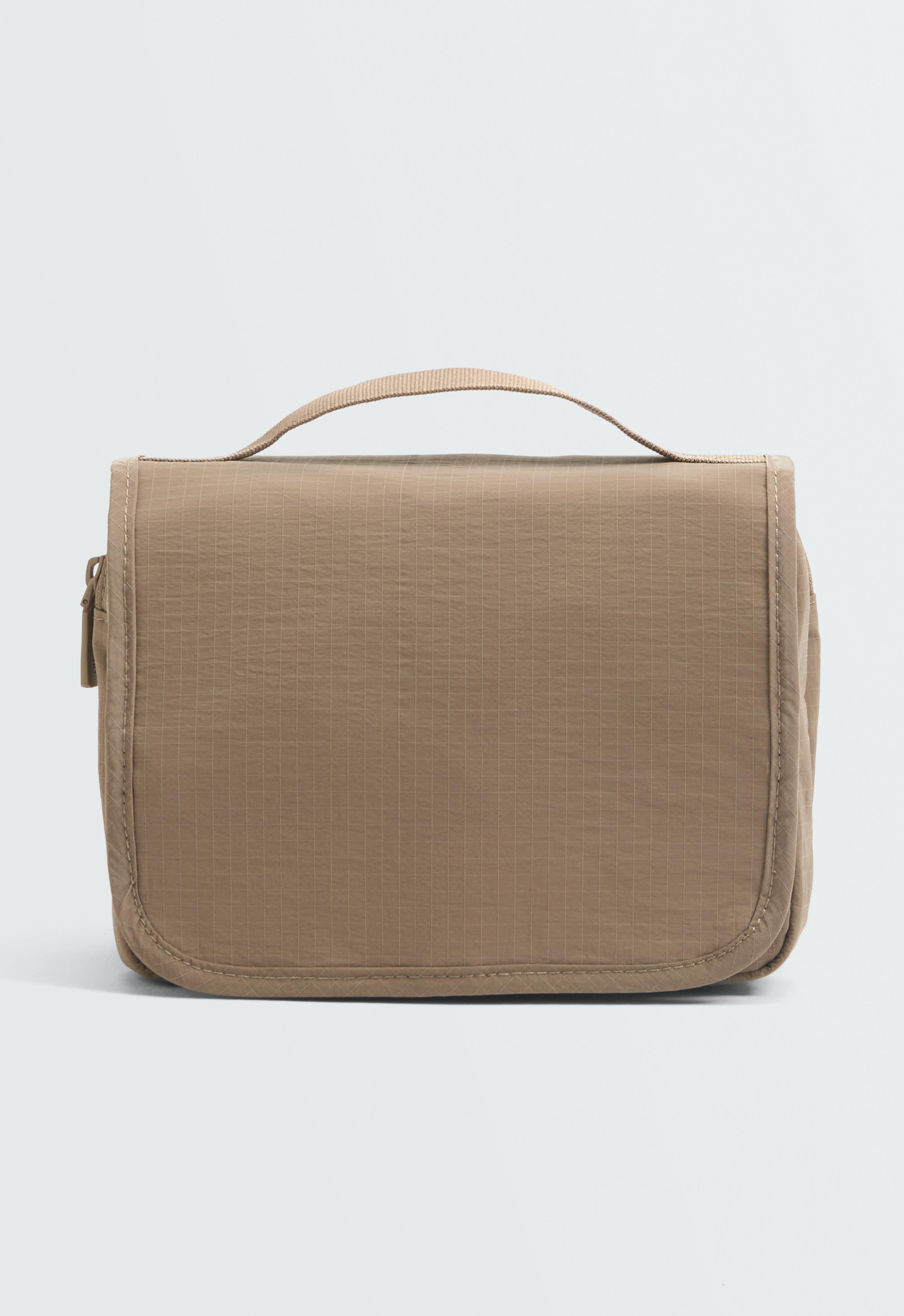 Hanging wash bag Hanging wash bag