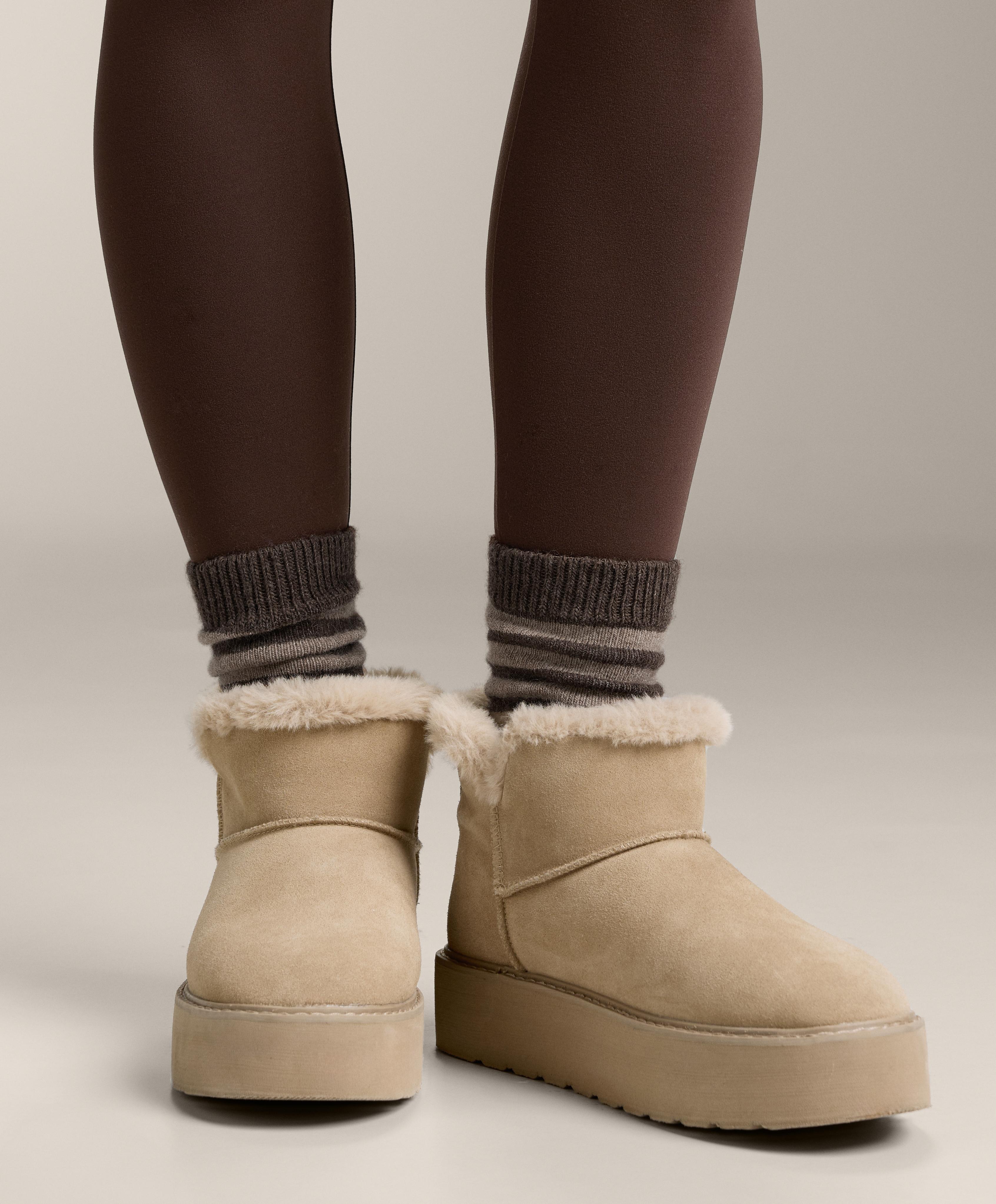 Classic socks in 19% cashmere 12% wool — DARK BROWN