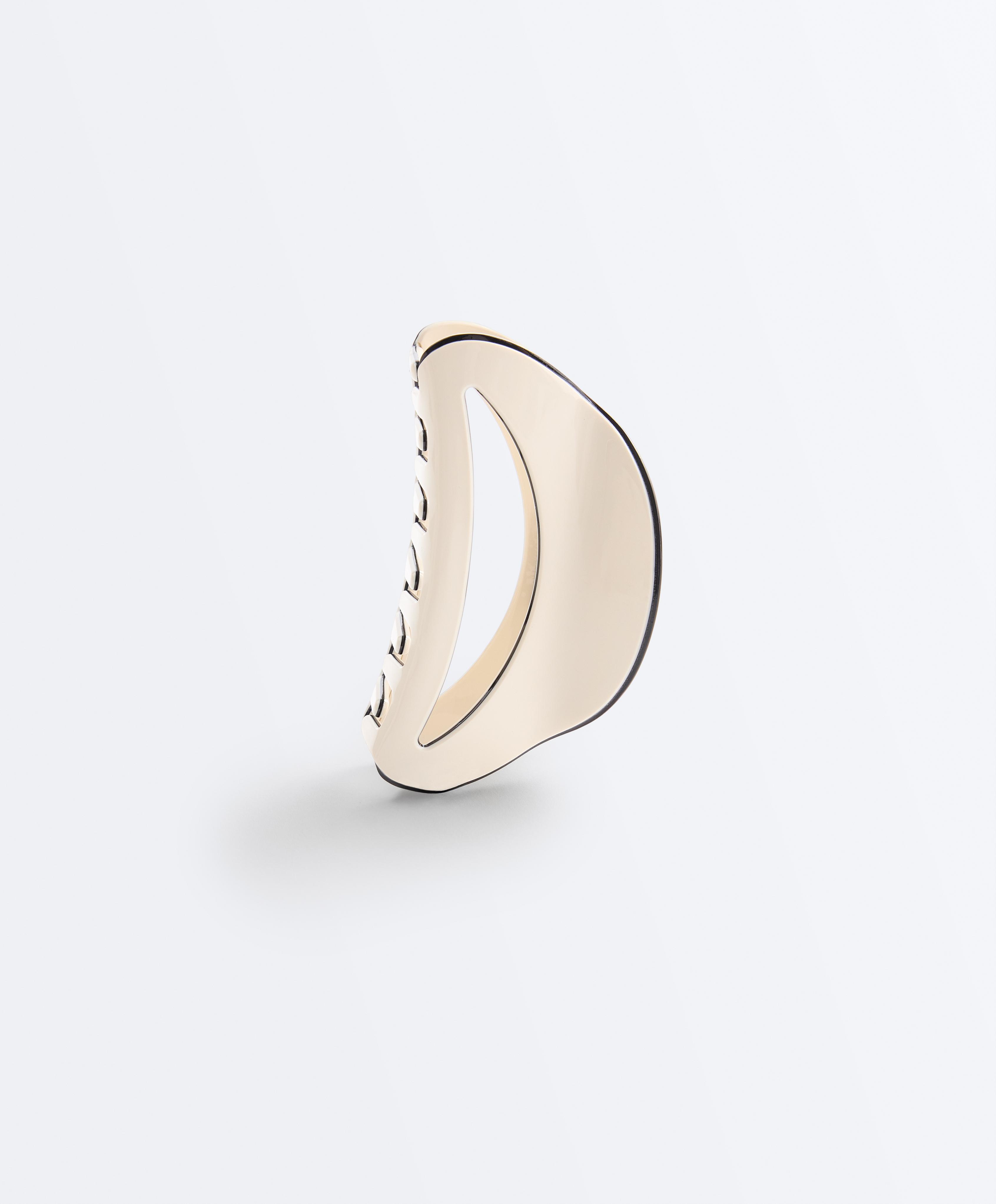 Large piping hair clip — CREAM