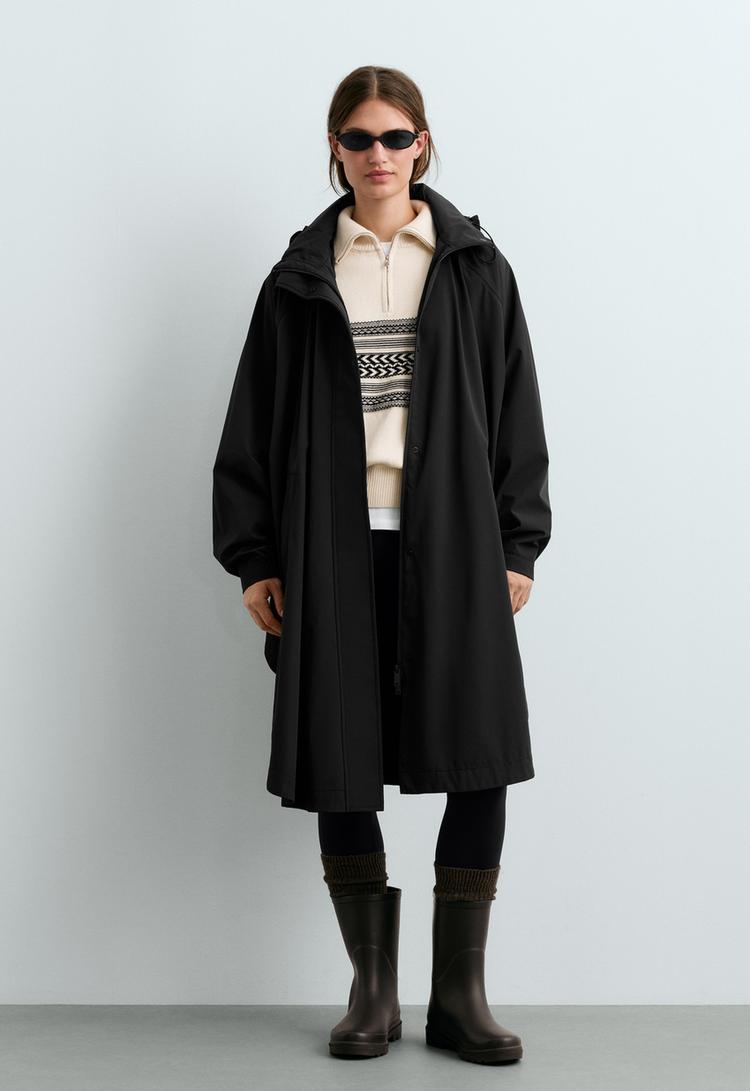 Extra lightweight 10k waterproof long cape — BLACK