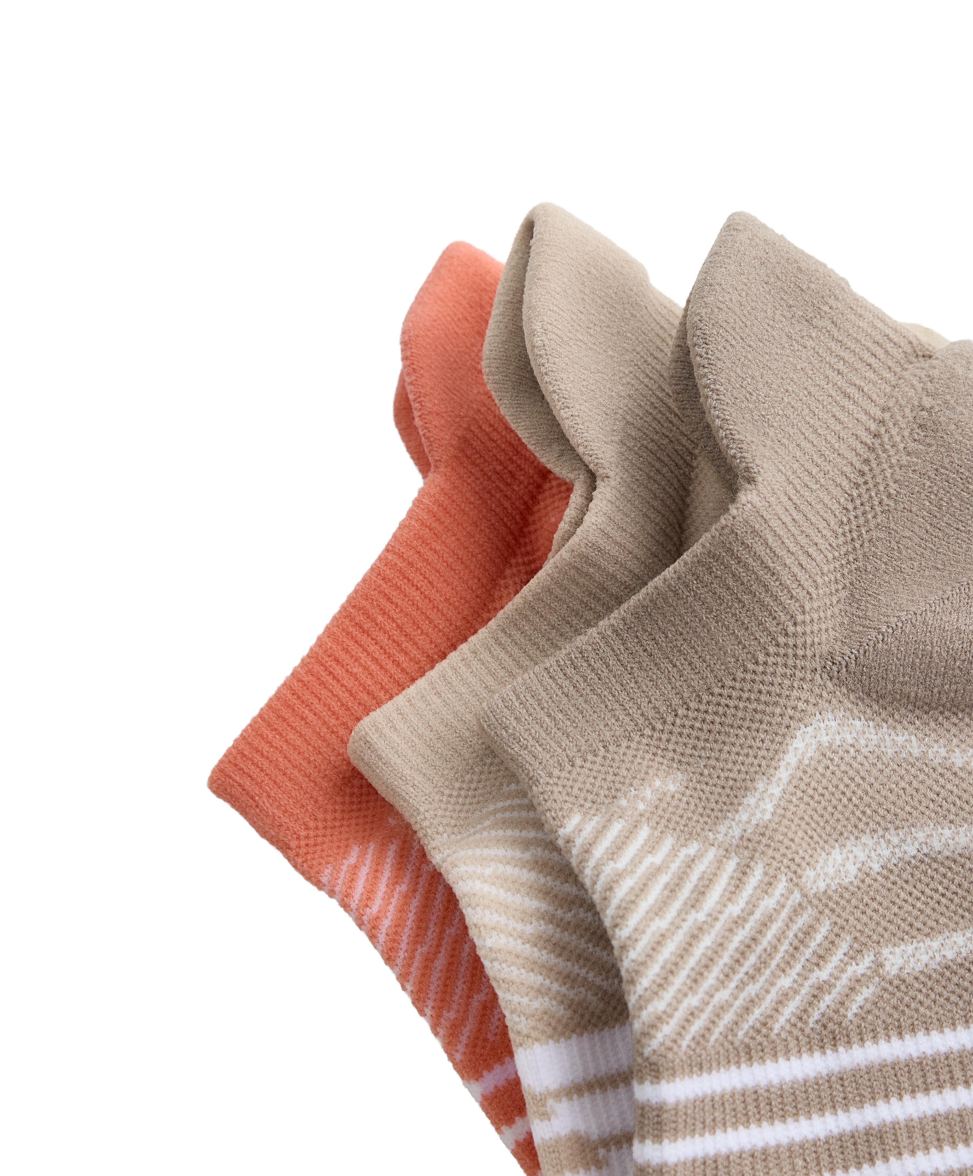 3 pairs of polyamide blend sports sneaker socks with heel tab — PASTEL CORAL