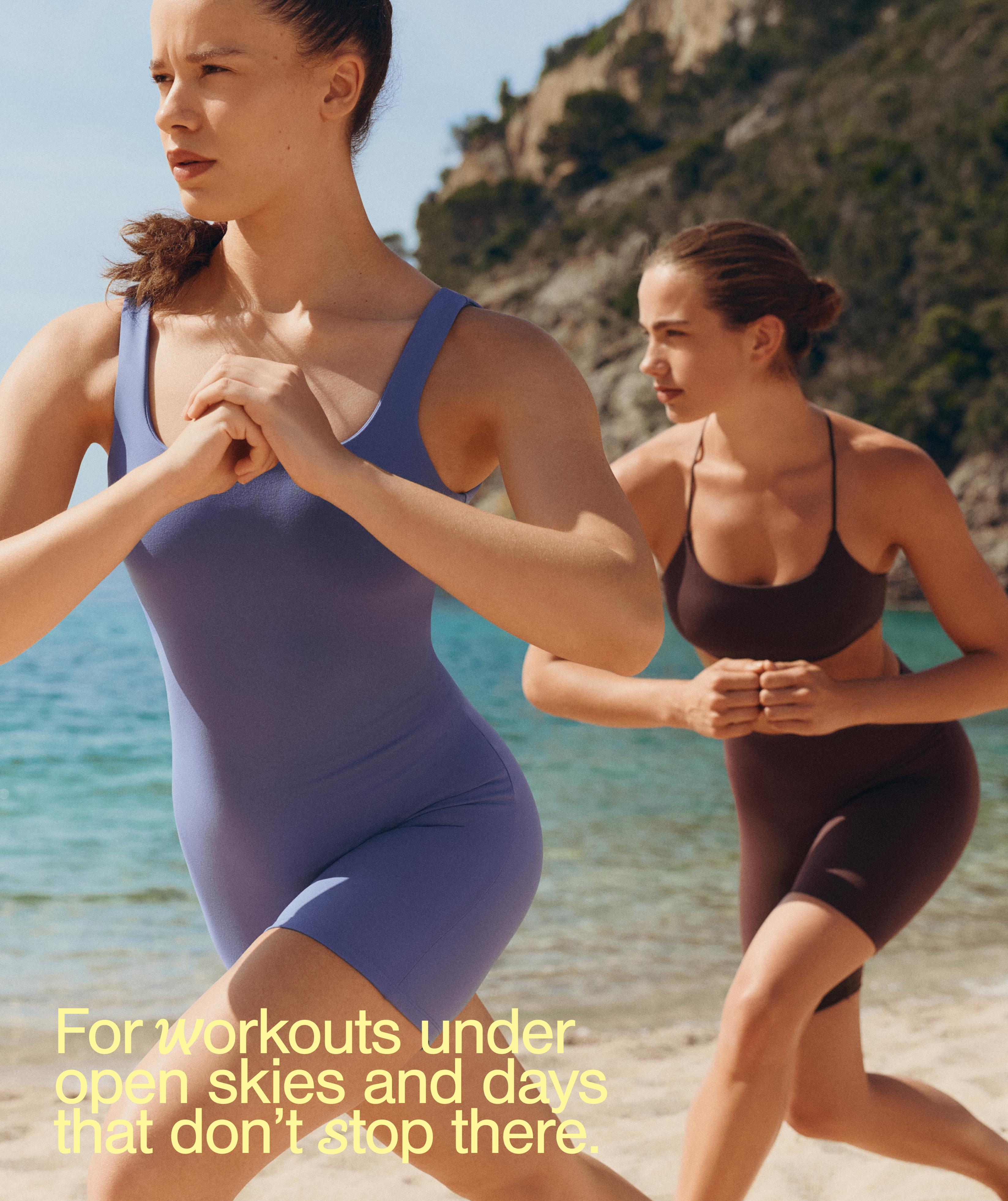 Evermove square neck short jumpsuit Evermove square neck short jumpsuit