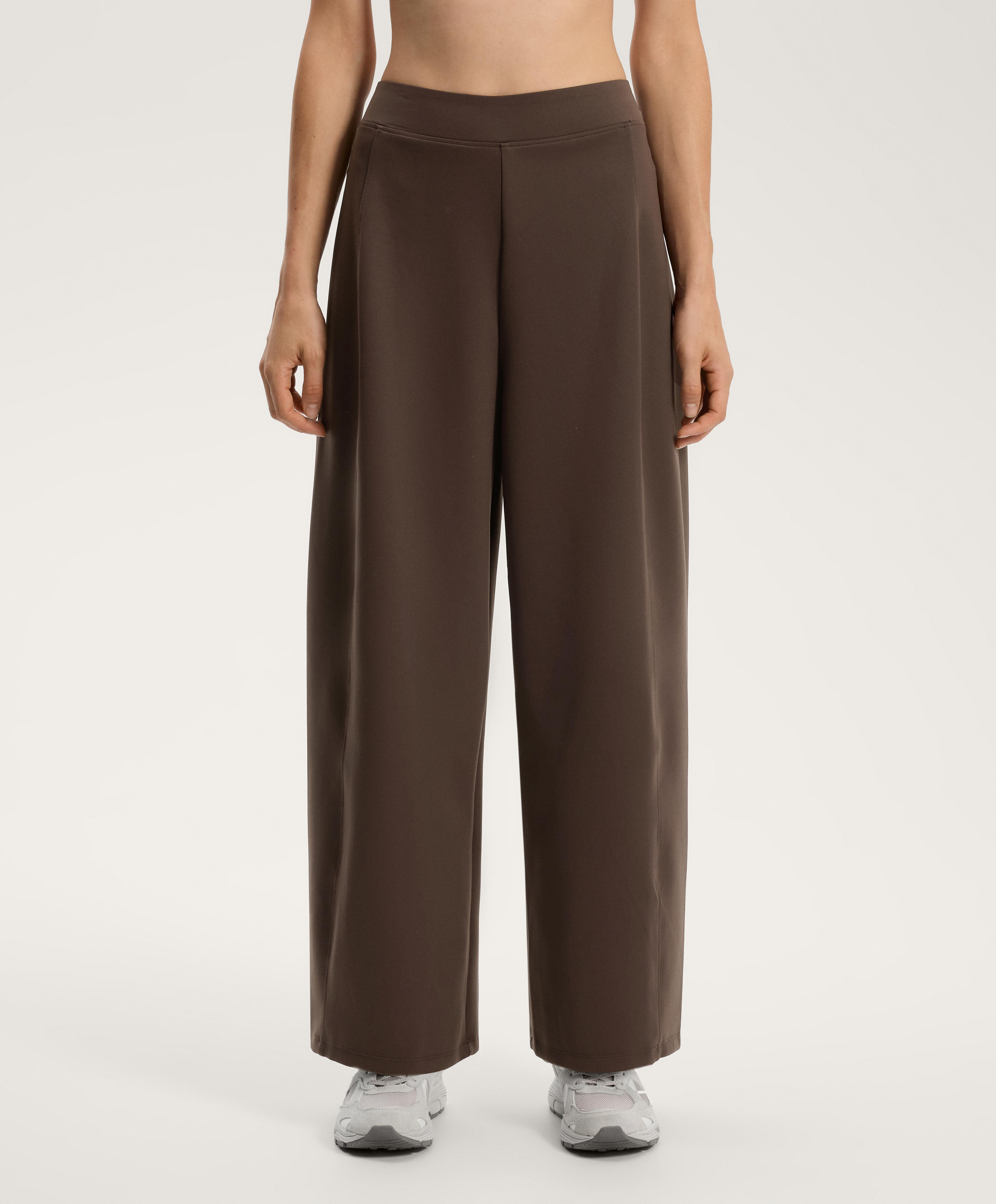 Pantalone cocoon visokog struka sa izgledom neoprena Pantalone cocoon visokog struka sa izgledom neoprena
