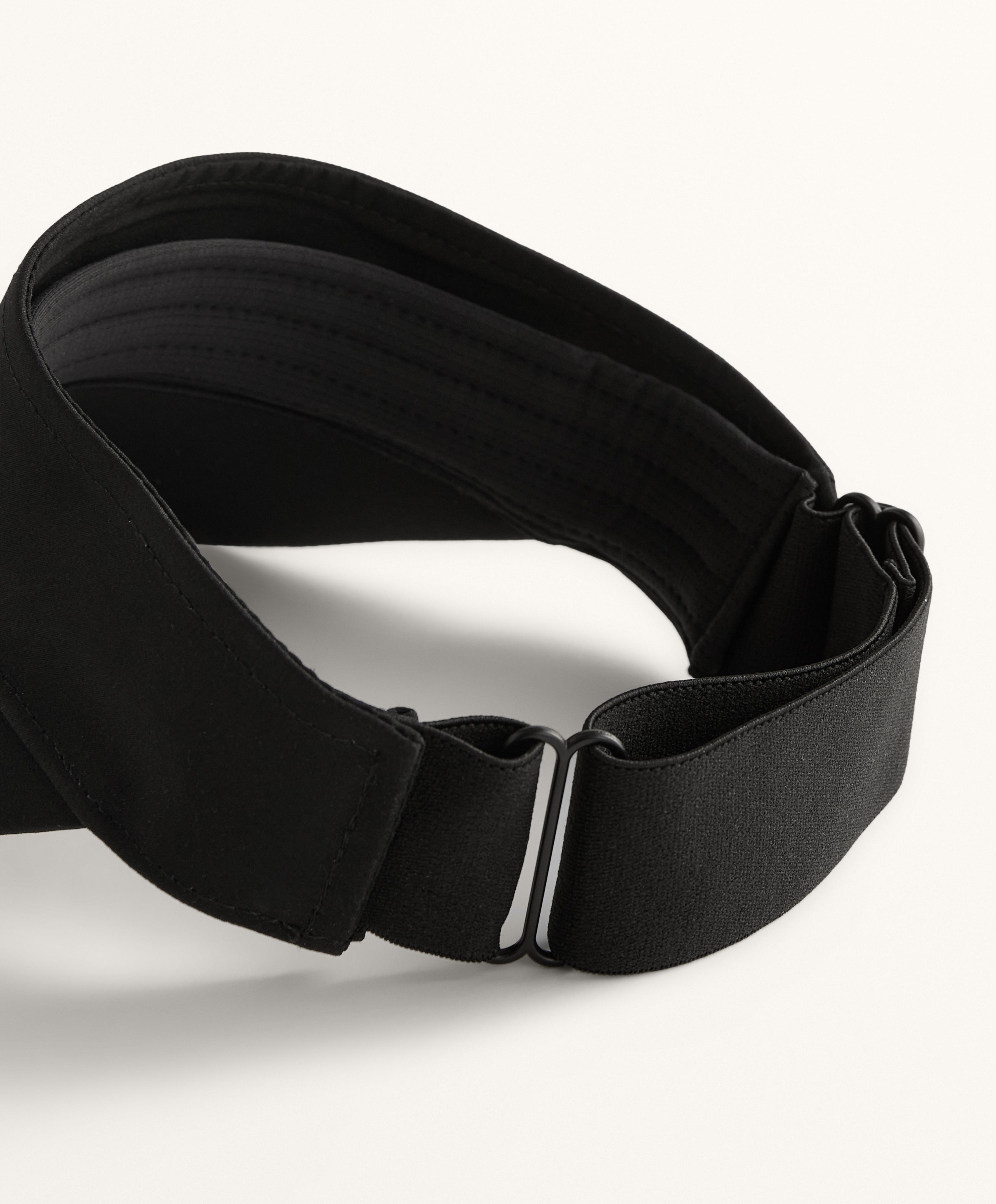 Sporty visor