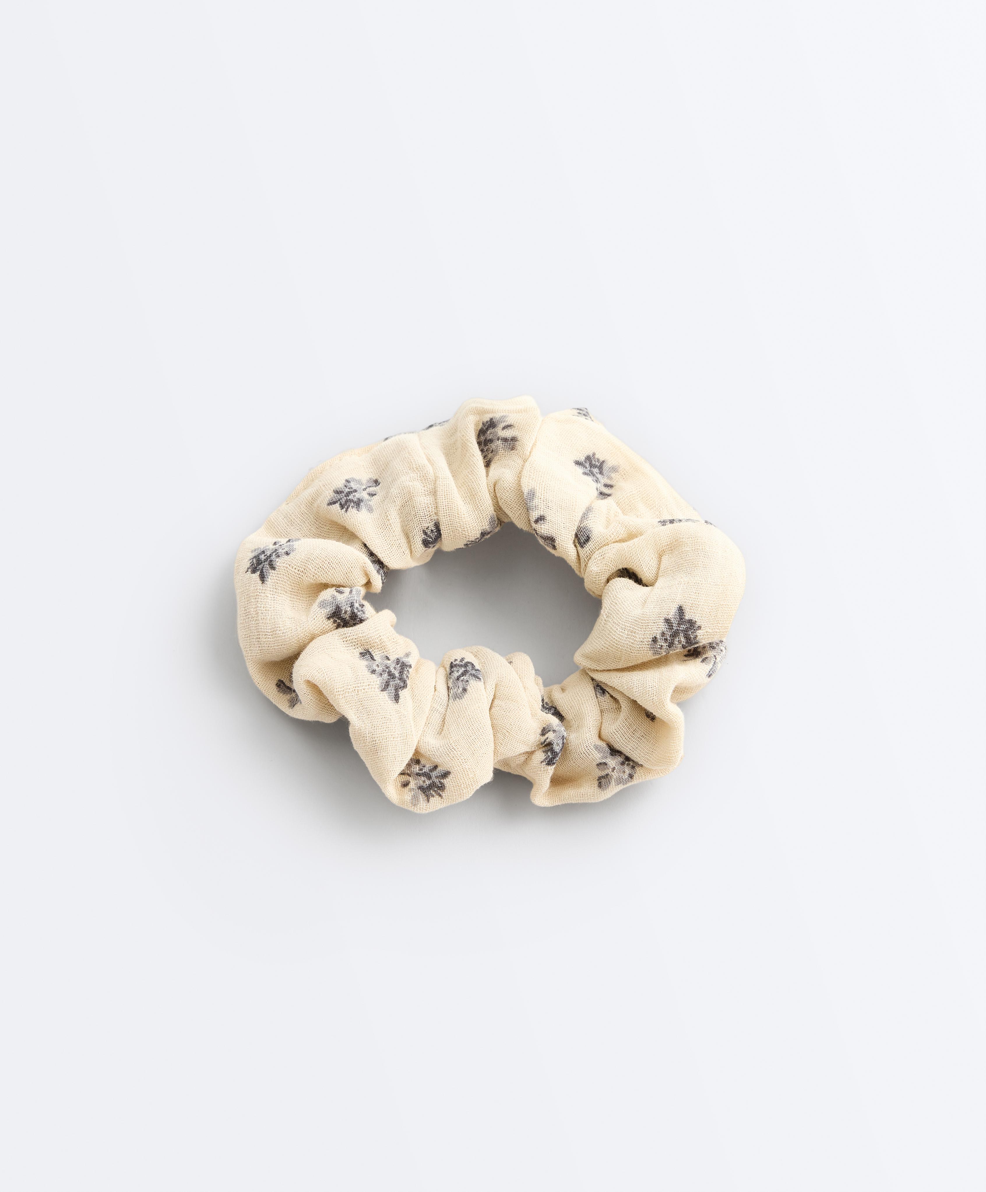 2 floral 100% cotton scrunchies — WASHED BLUE