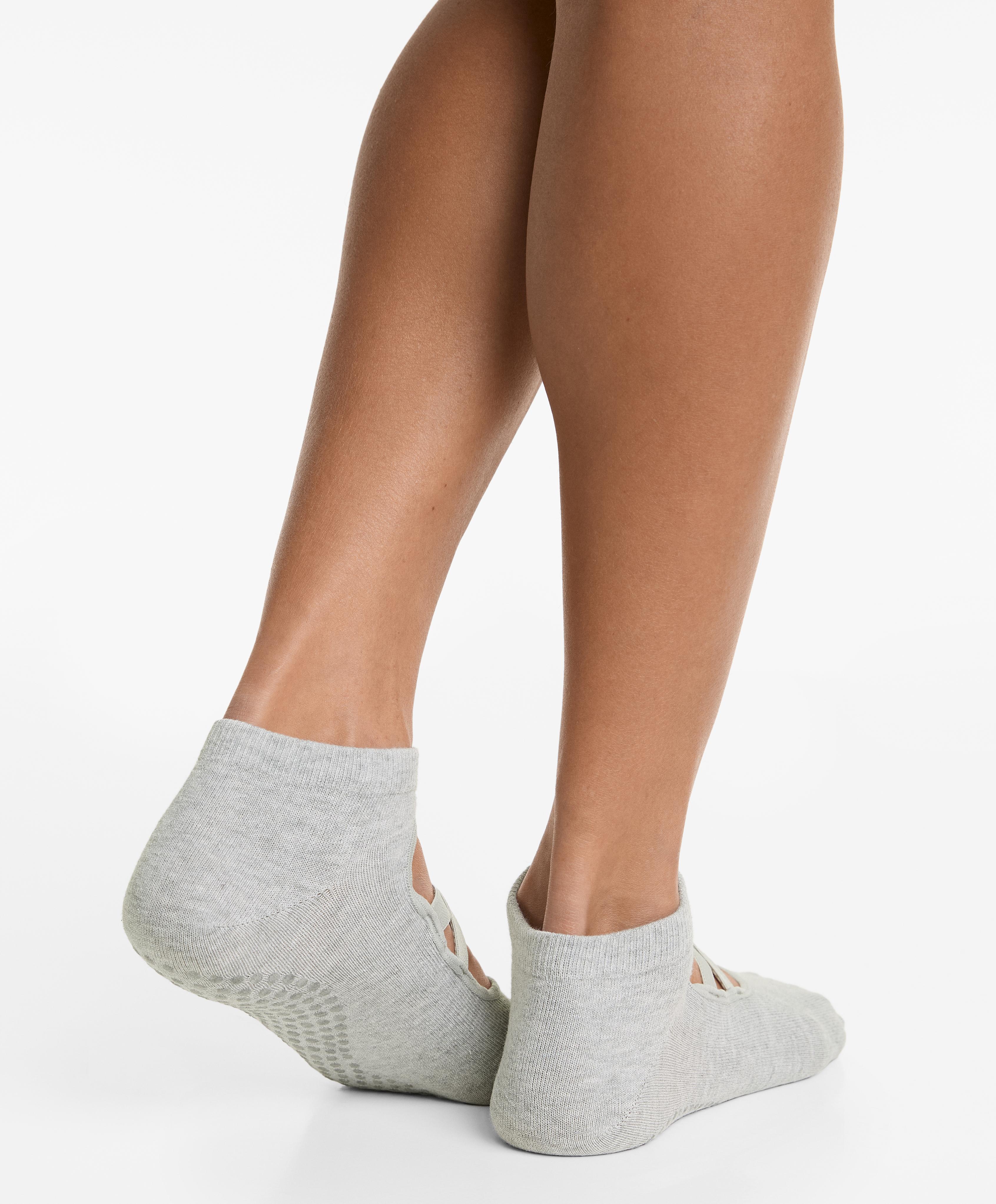 زوجان من جوارب اليوغا والبيلاتس ممزوجة بالقطن بأشرطة متداخلة - تنزيلات زوجان من جوارب اليوغا والبيلاتس ممزوجة بالقطن بأشرطة متداخلة - تنزيلات